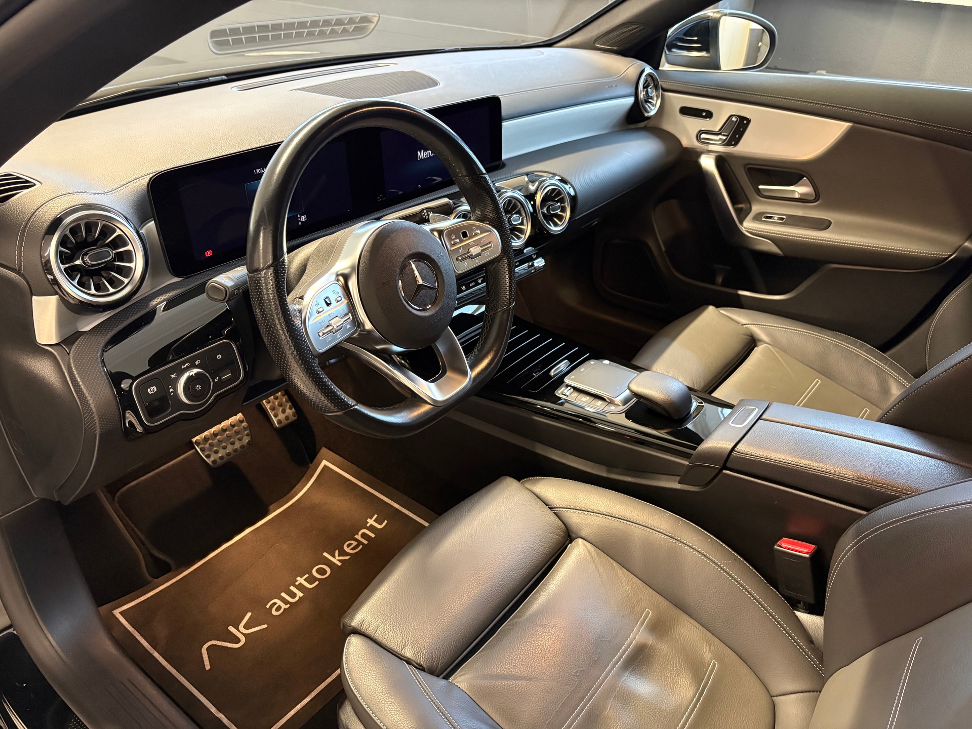 MERCEDES-BENZ CLA 250 4Matic AMG Line 7G-DCT-image-7
