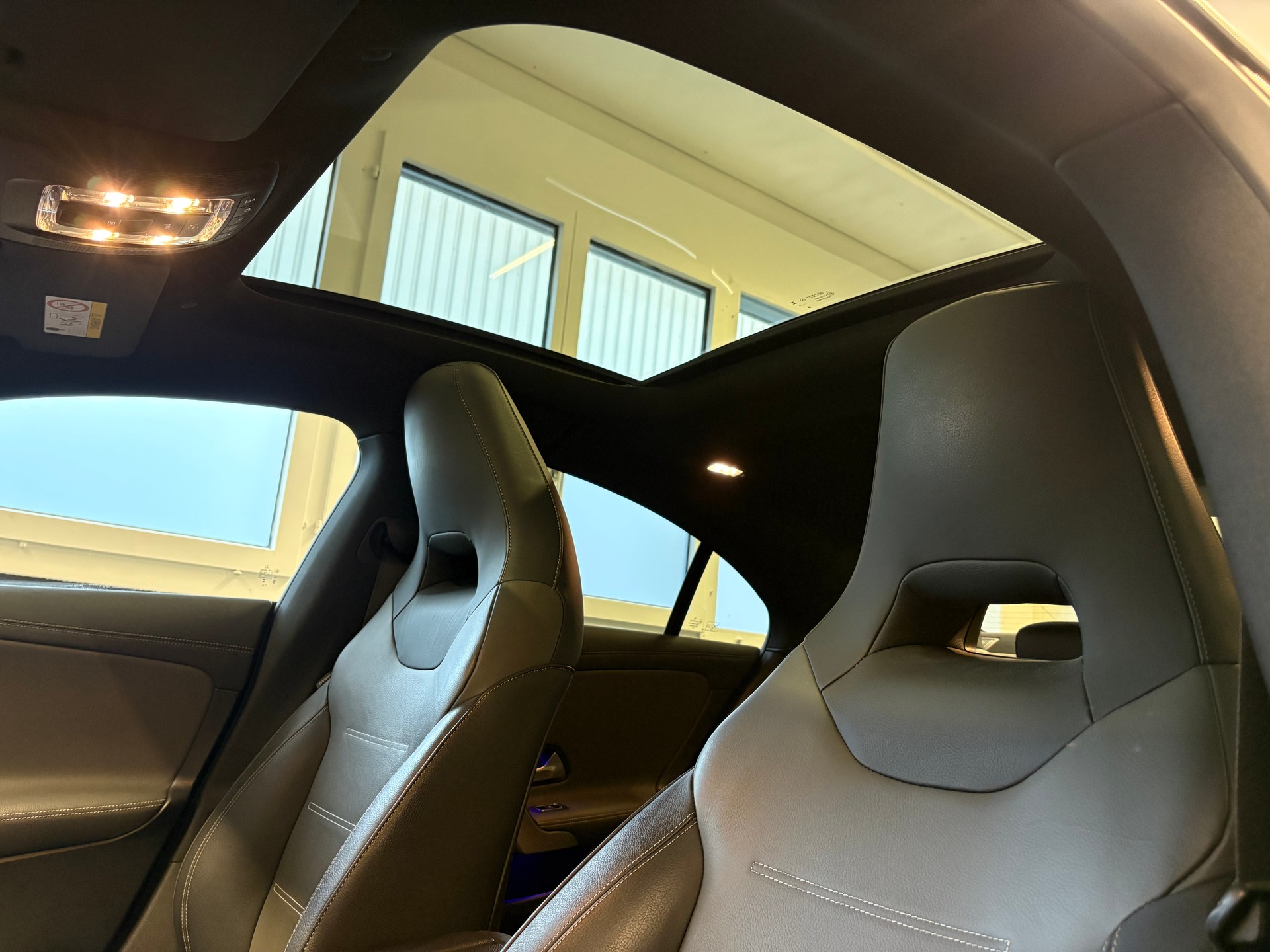 MERCEDES-BENZ CLA 250 4Matic AMG Line 7G-DCT-image-11