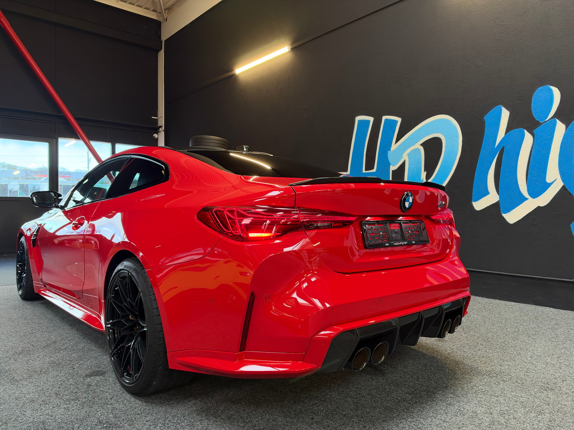 BMW M4 Coupé Competition / St.James red / Ceramic / Carbon-image-5