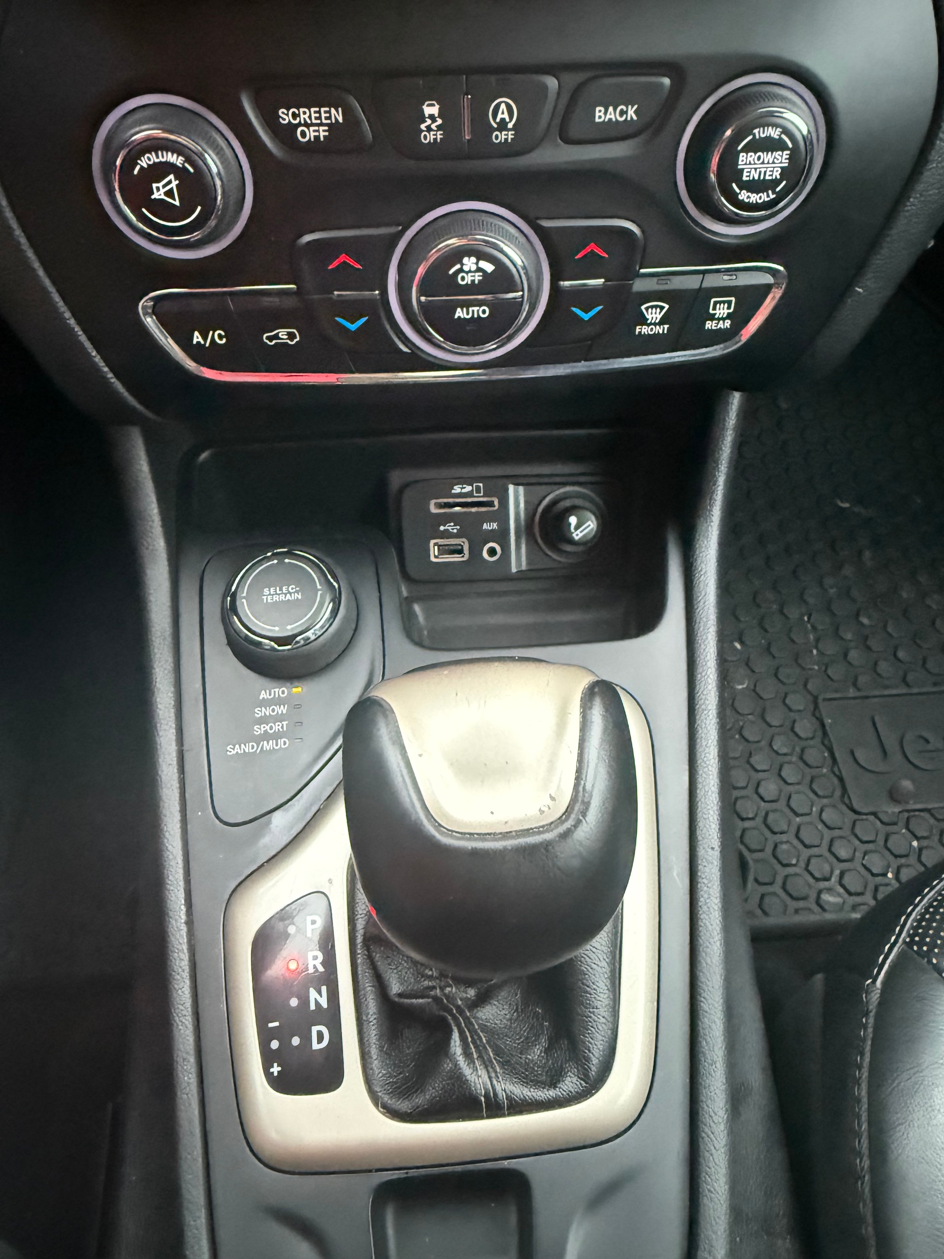 JEEP Cherokee 2.2TD Limited AWD 9ATX-image-17