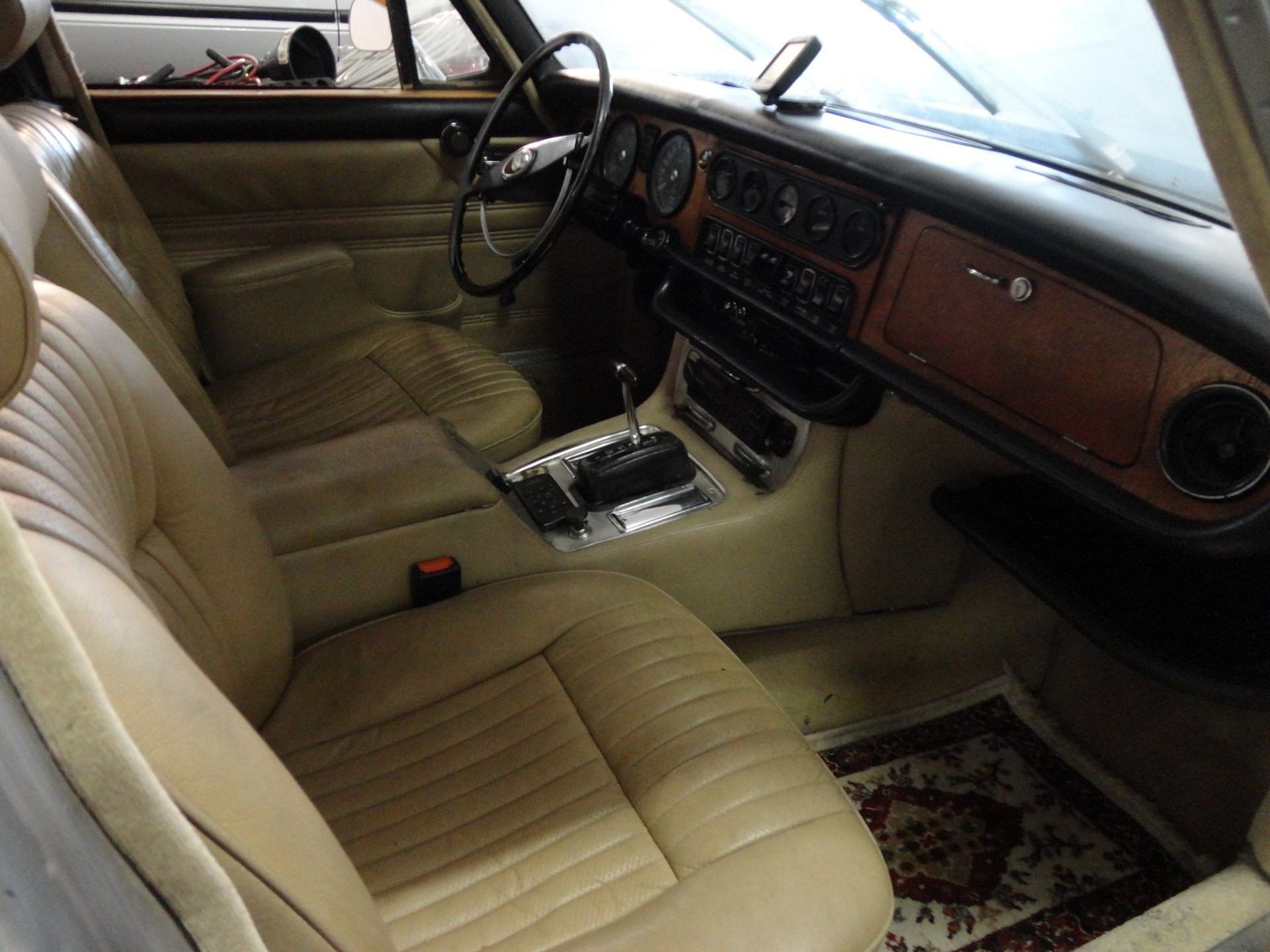 JAGUAR XJ 2.8-image-4