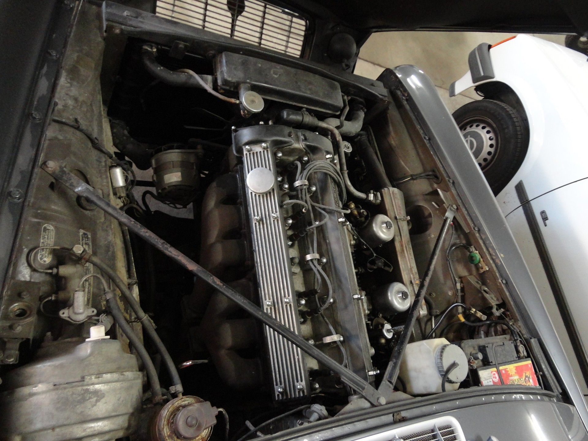 JAGUAR XJ 2.8-image-6