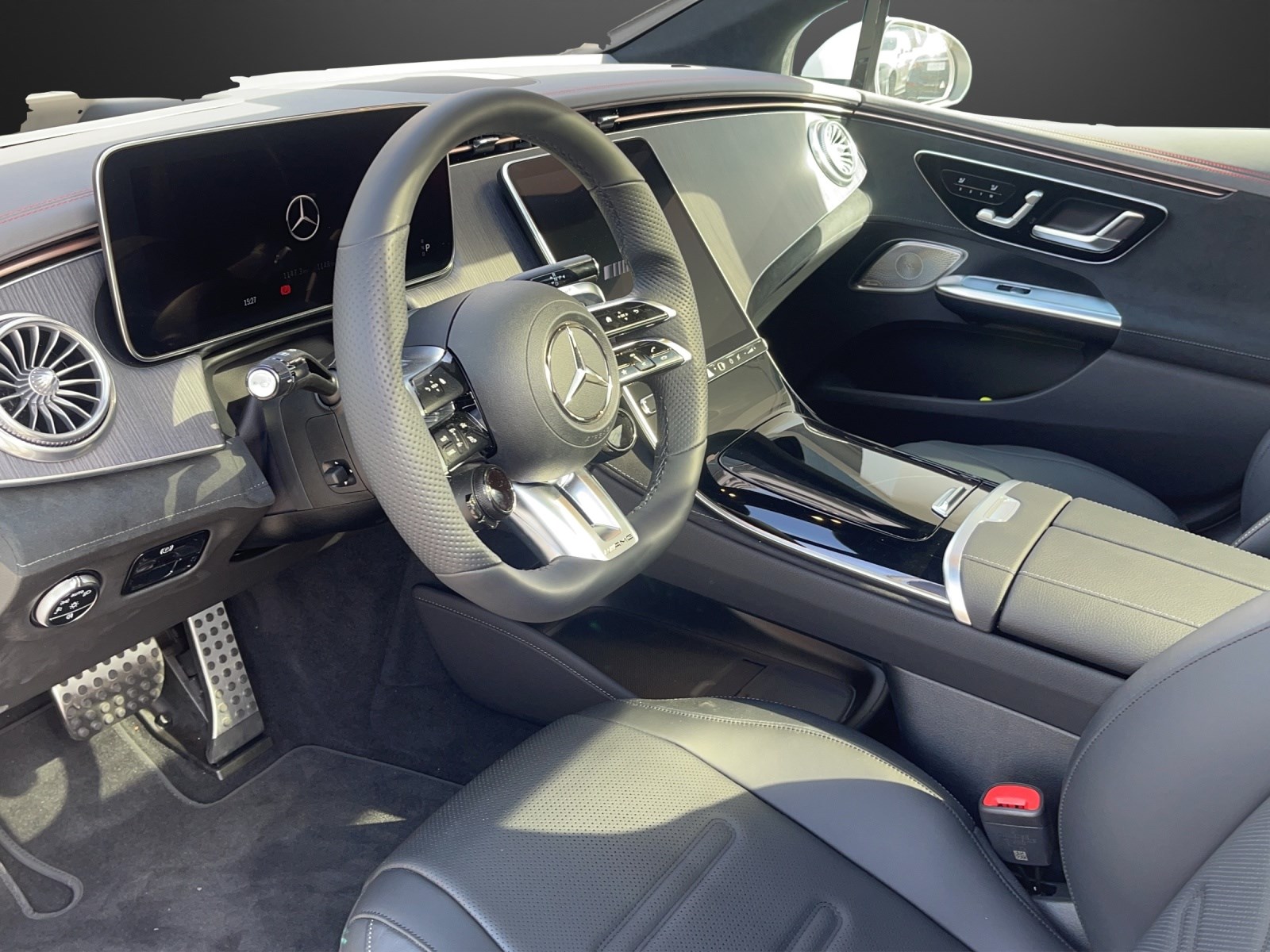 MERCEDES-BENZ EQE 43 AMG 4 Matic-image-7