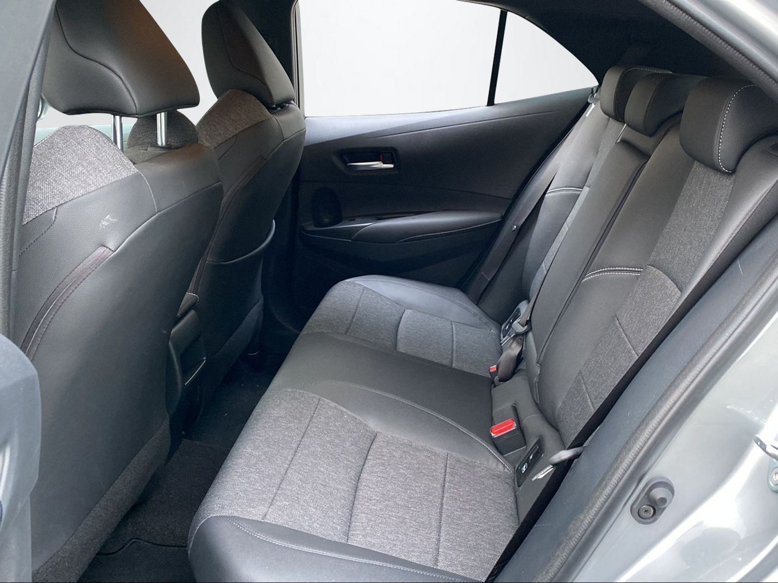 TOYOTA Corolla 1.8 HSD Trend-image-10