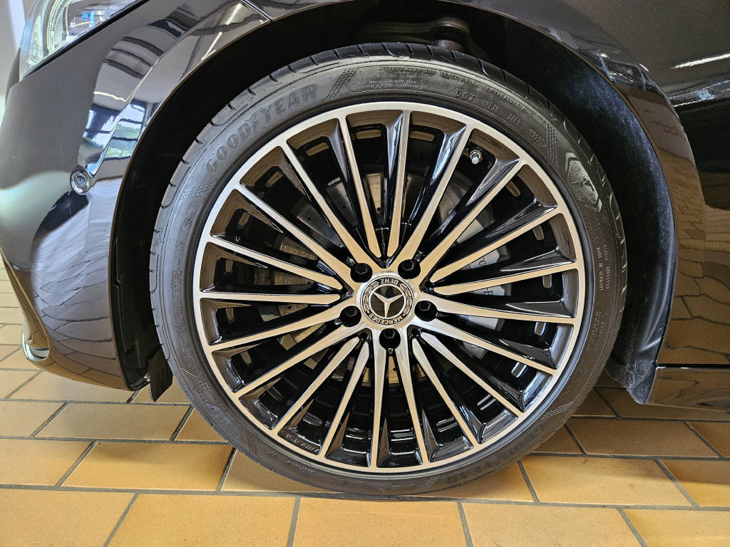 MERCEDES-BENZ C 220 d 4Matic Kombi AMG Line Swiss Star-image-15