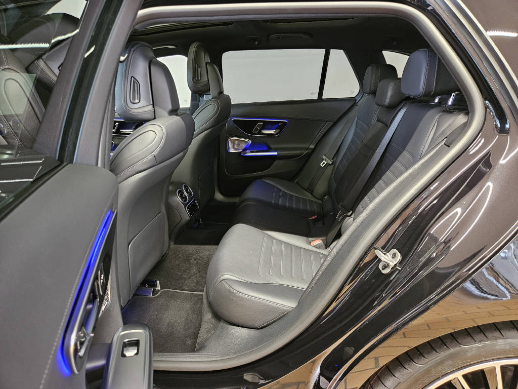 MERCEDES-BENZ C 220 d 4Matic Kombi AMG Line Swiss Star-image-12