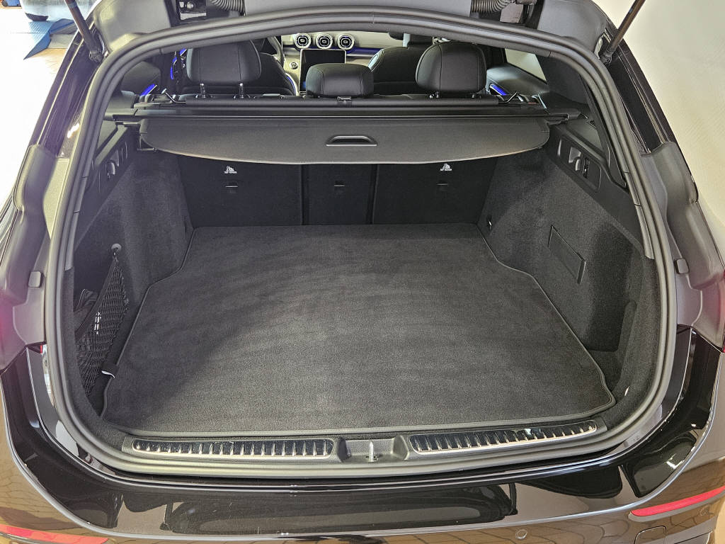 MERCEDES-BENZ C 220 d 4Matic Kombi AMG Line Swiss Star-image-3