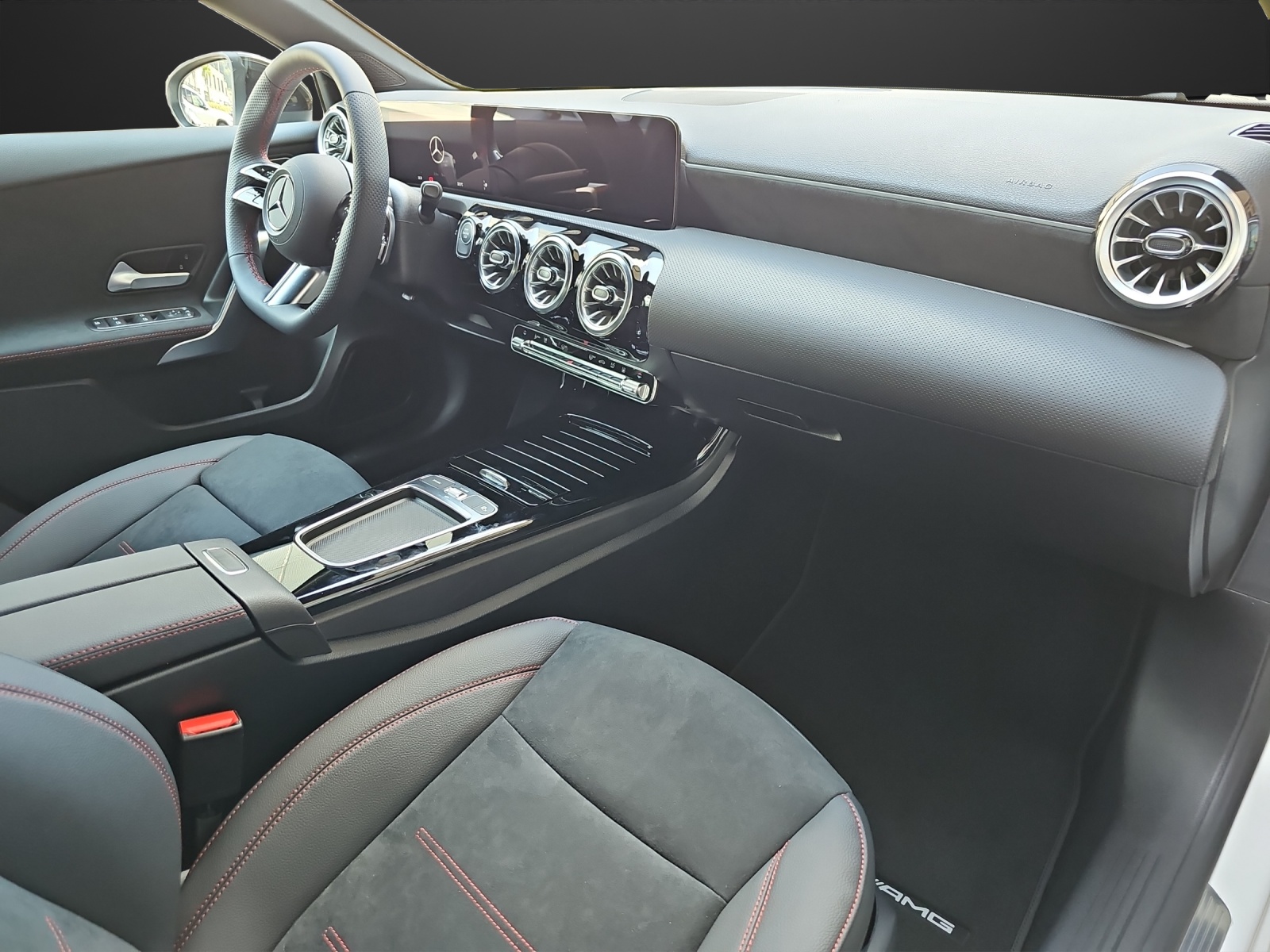 MERCEDES-BENZ A 250 e 8G-DCT-image-11