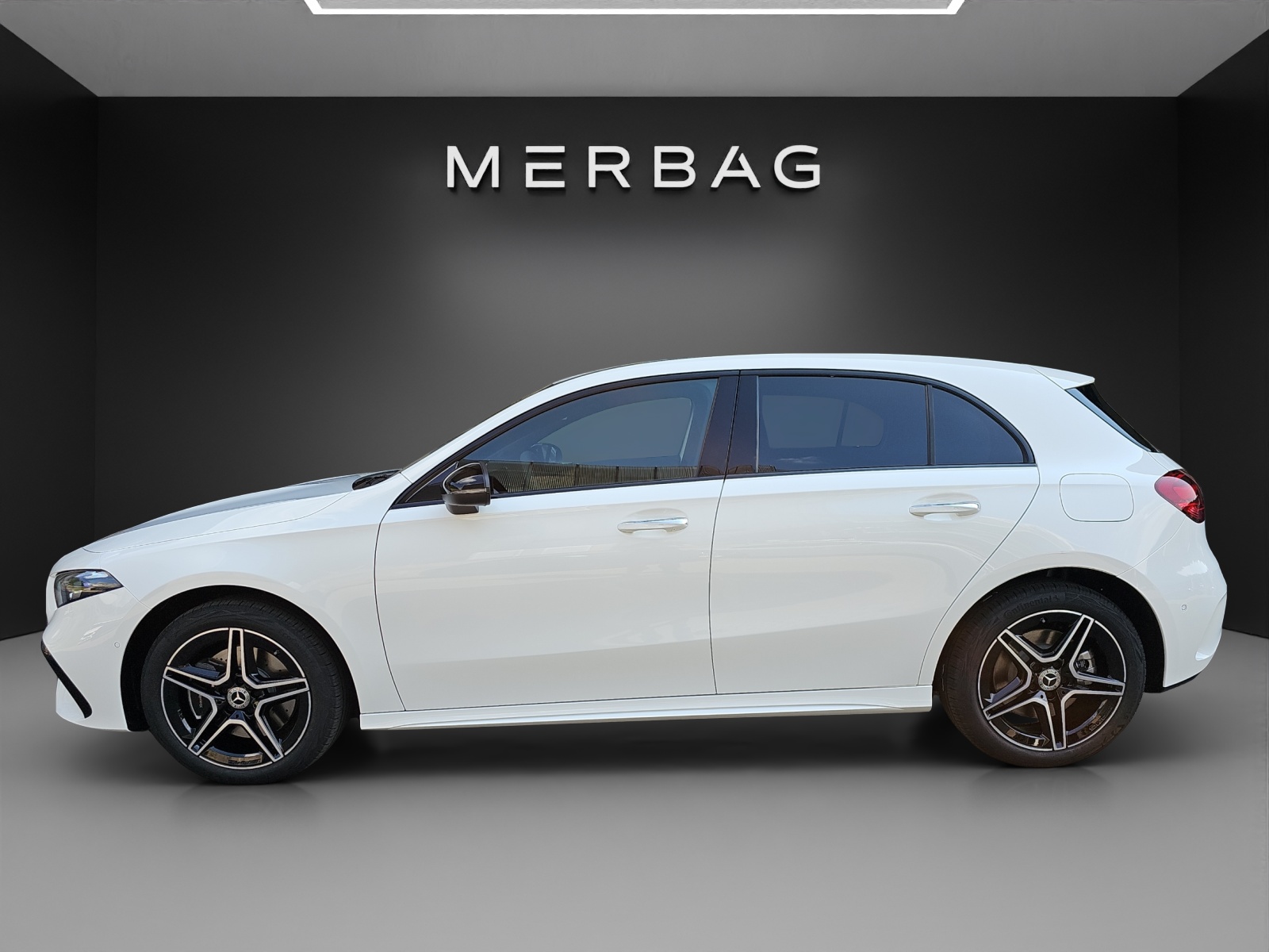MERCEDES-BENZ A 250 e 8G-DCT-image-1
