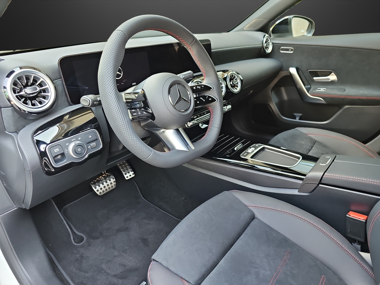 MERCEDES-BENZ A 250 e 8G-DCT-image-9