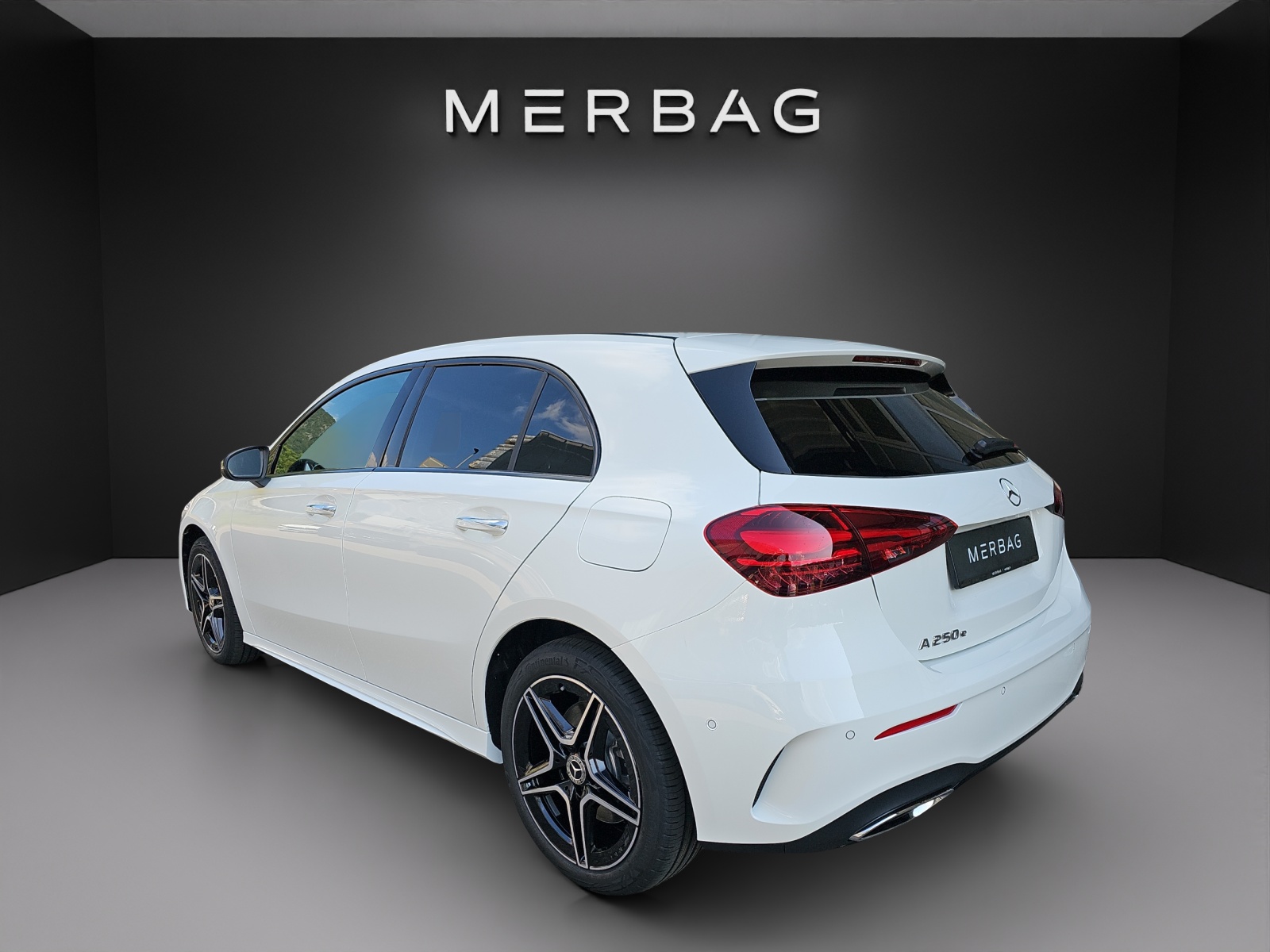 MERCEDES-BENZ A 250 e 8G-DCT-image-2