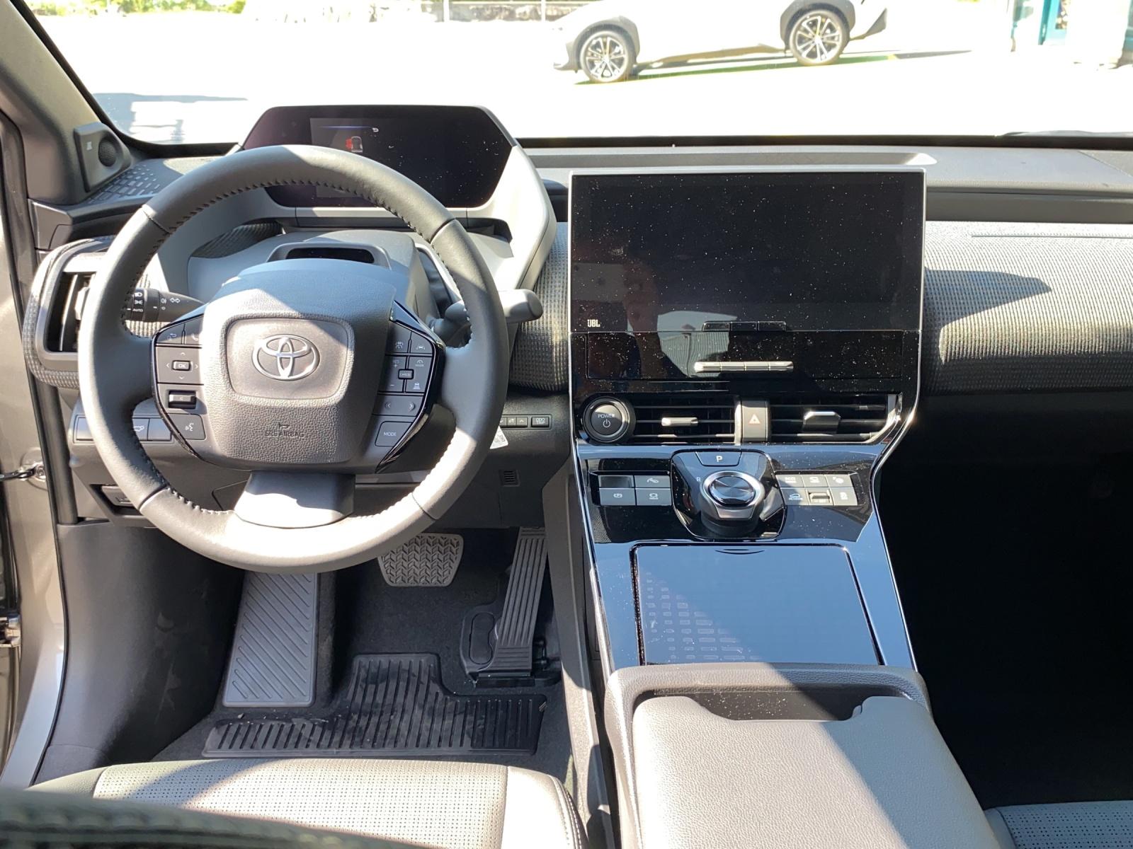 TOYOTA bZ4X Premium AWD-image-11