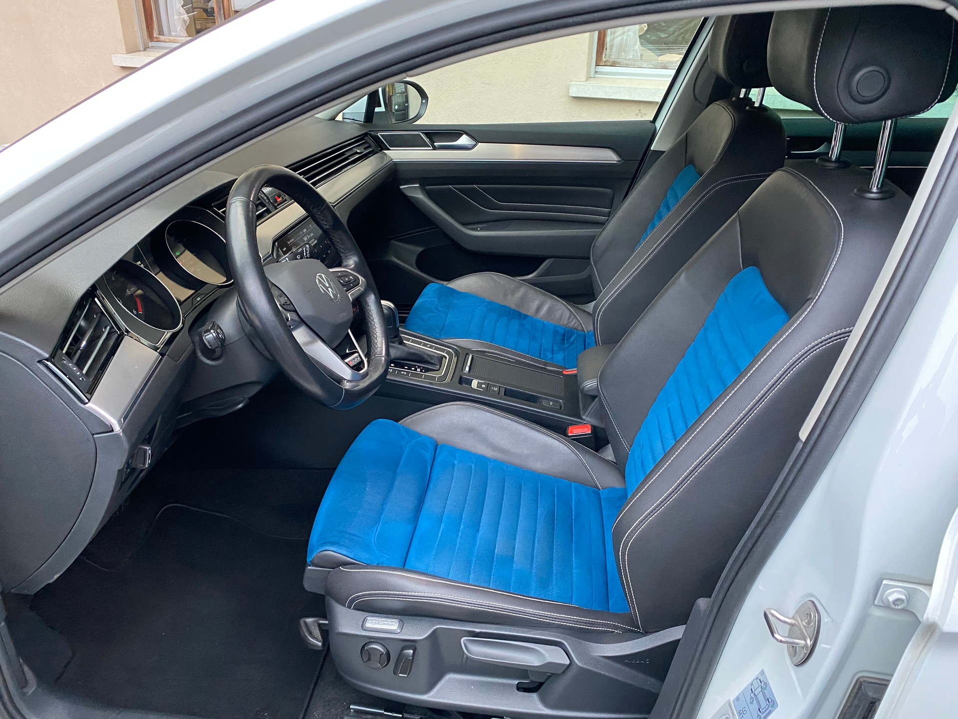VW Passat 2.0 TDI BMT Elegance 4Motion DSG-image-2