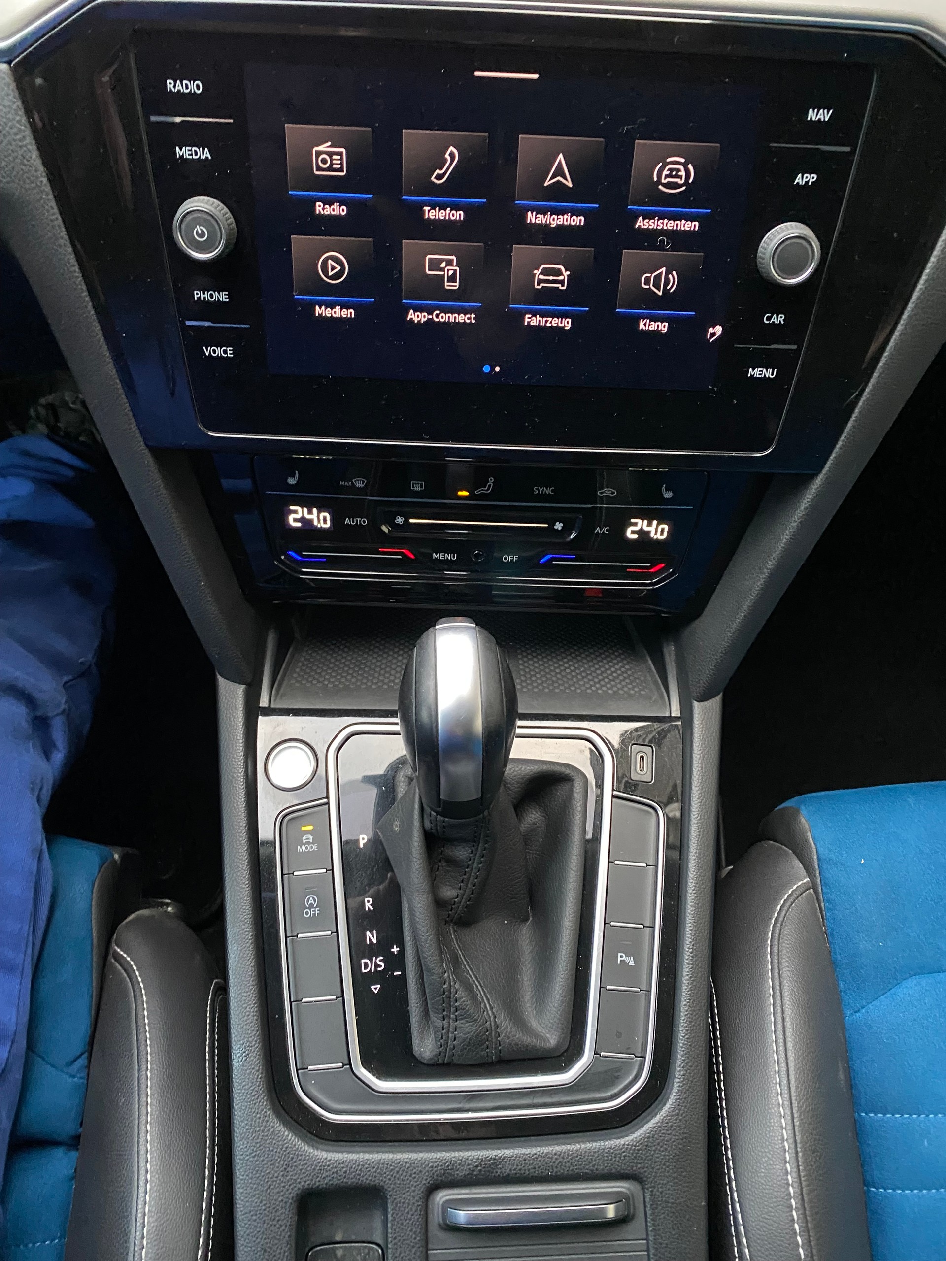 VW Passat 2.0 TDI BMT Elegance 4Motion DSG-image-4