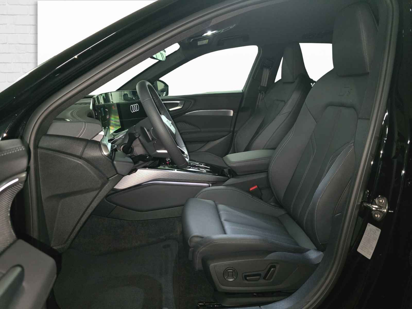 AUDI A5 Avant TDI quattro 150 kW Attraction S tronic-image-4