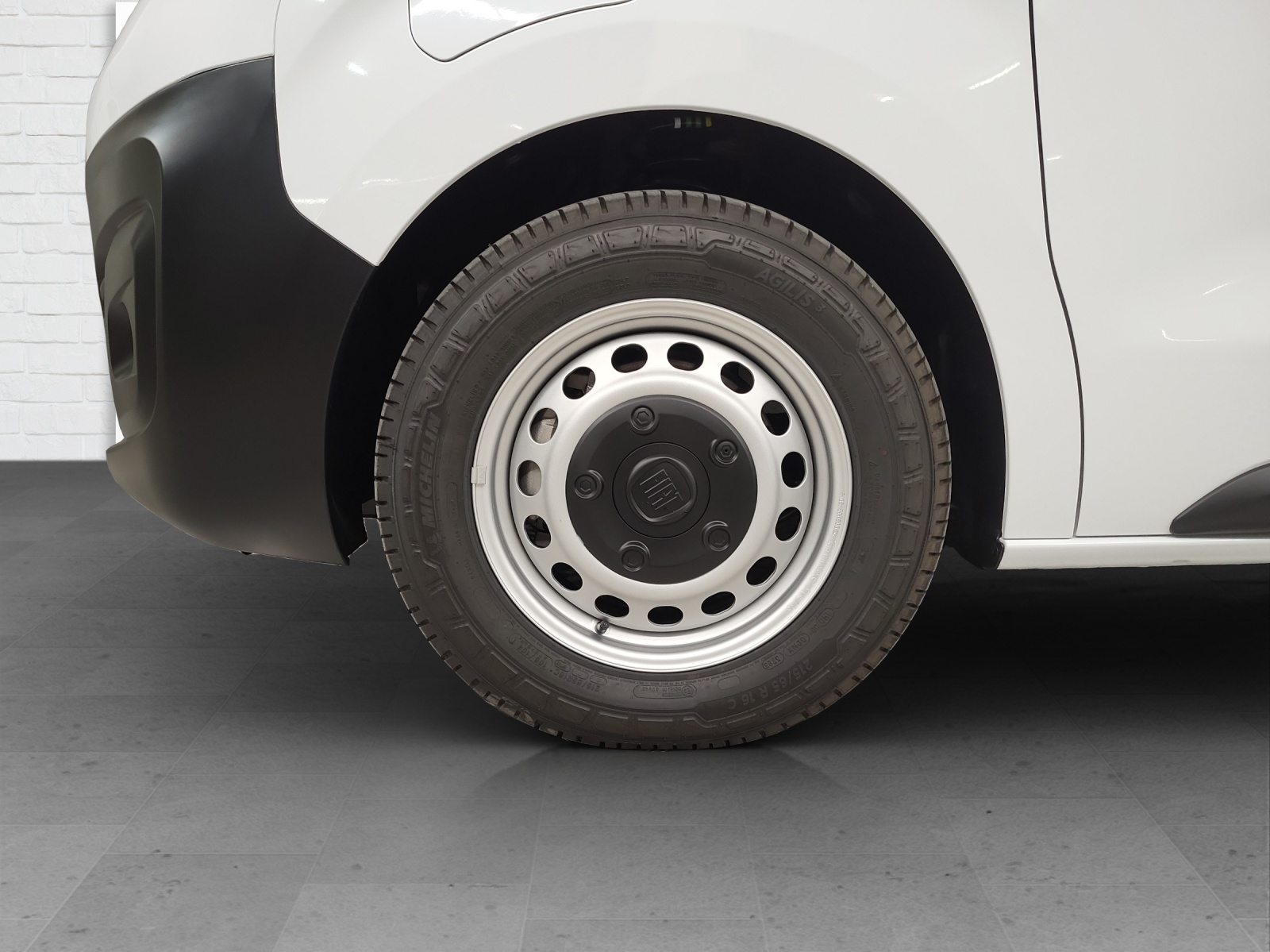 FIAT E-Scudo Kaw. L2 verglast 50 kWh Business Swiss Edition-image-5