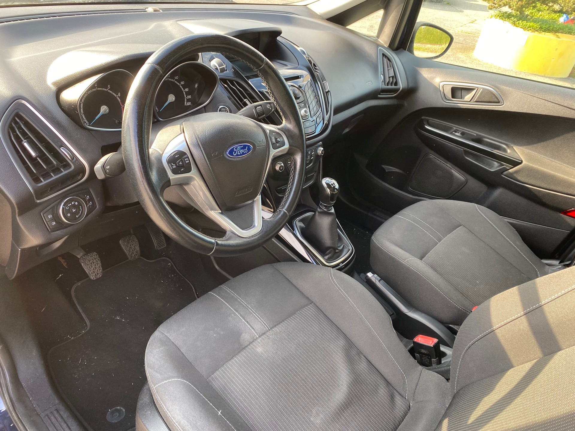 FORD B-Max 1.0 SCTi Trend-image-4