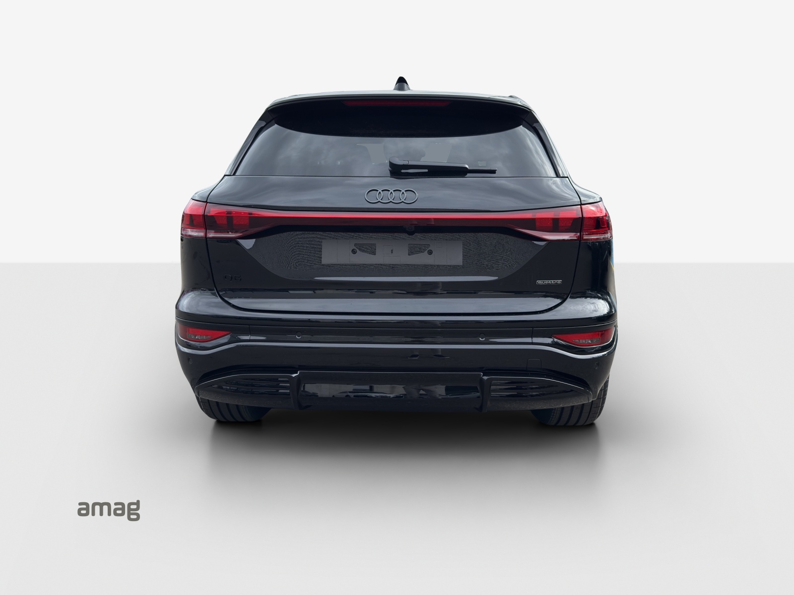 AUDI Q6 e-tron quattro-image-3