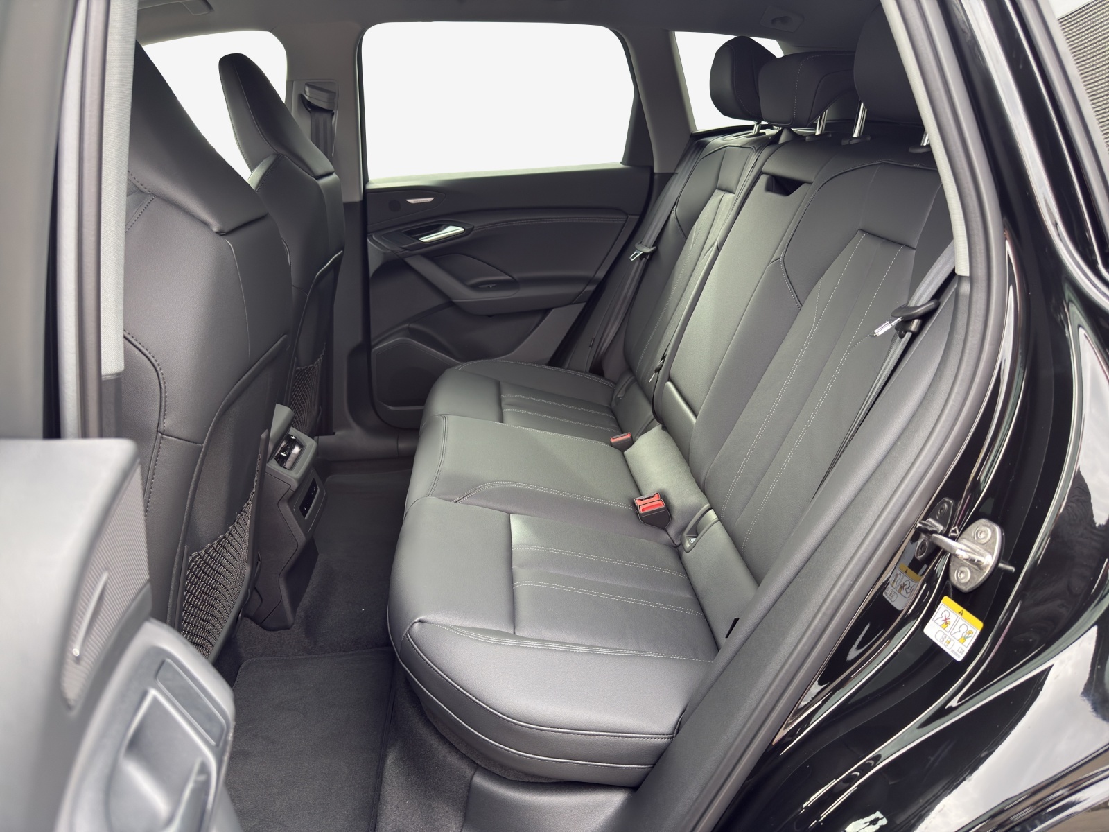 AUDI Q6 e-tron quattro-image-11