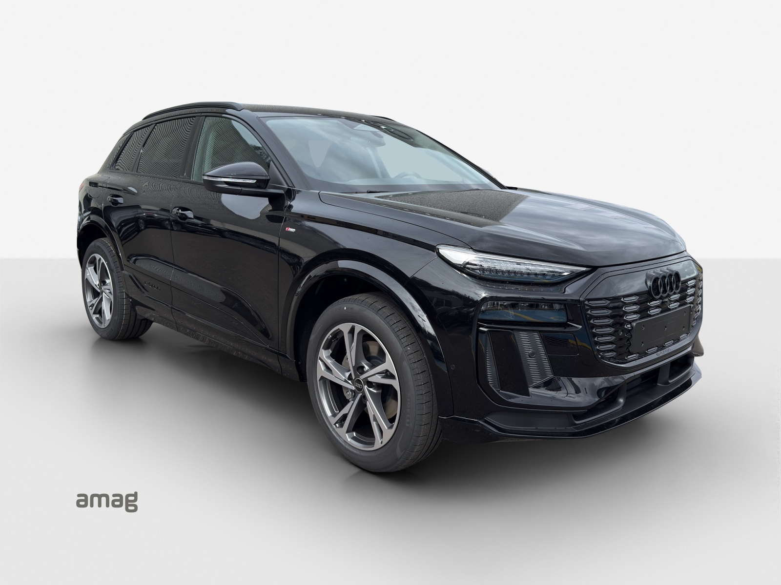 AUDI Q6 e-tron quattro-image-5