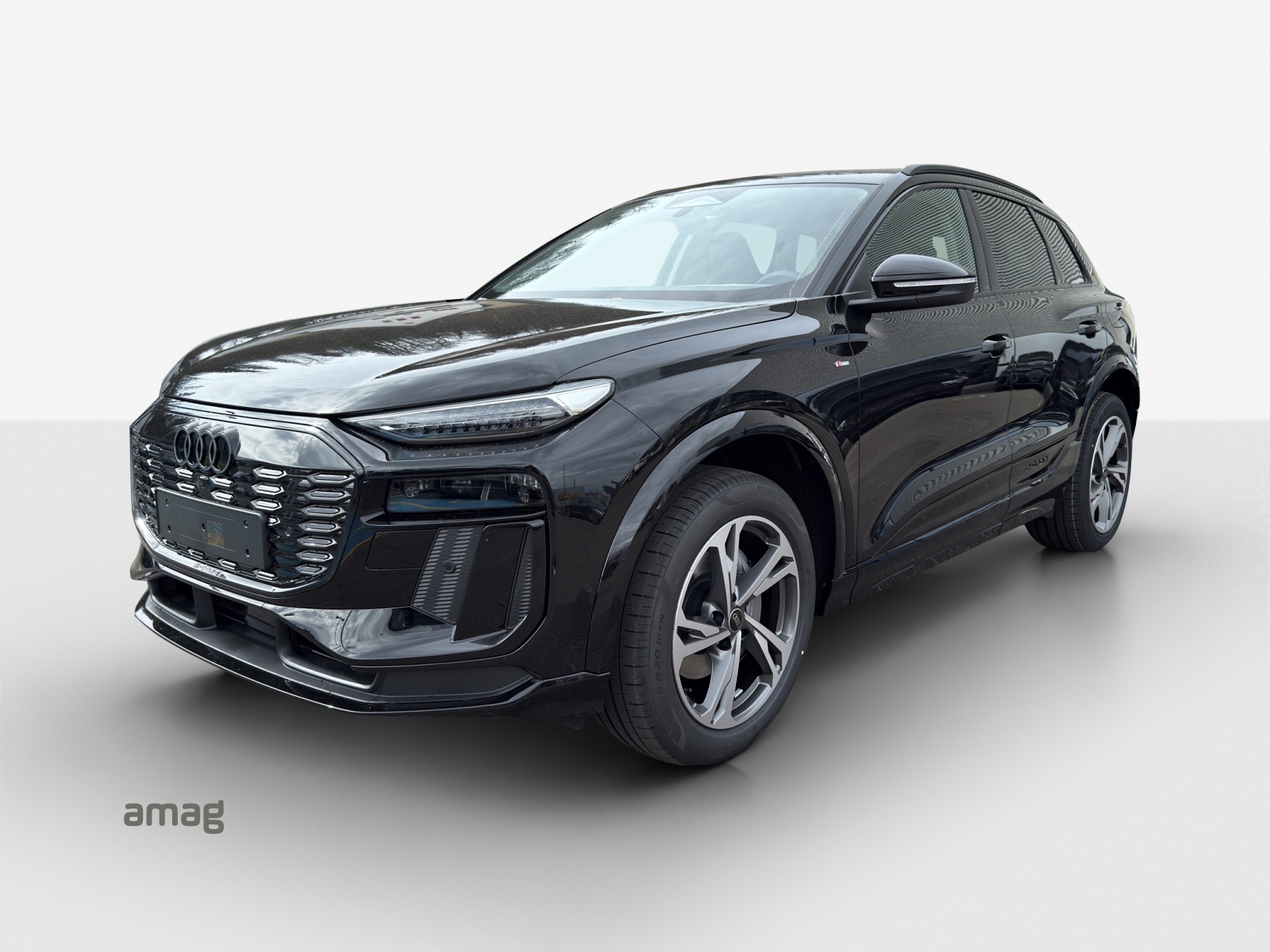 AUDI Q6 e-tron quattro-image-0