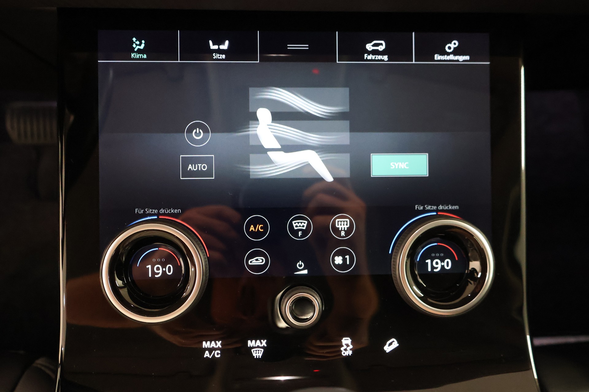 LAND ROVER Range Rover Evoque P 200 MHEV S AT9-image-21