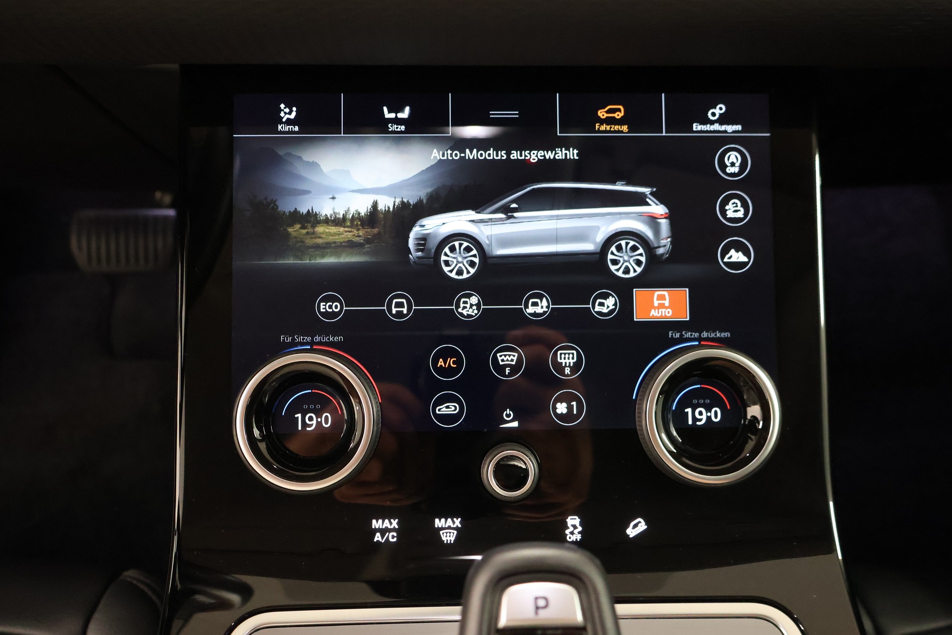 LAND ROVER Range Rover Evoque P 200 MHEV S AT9-image-19