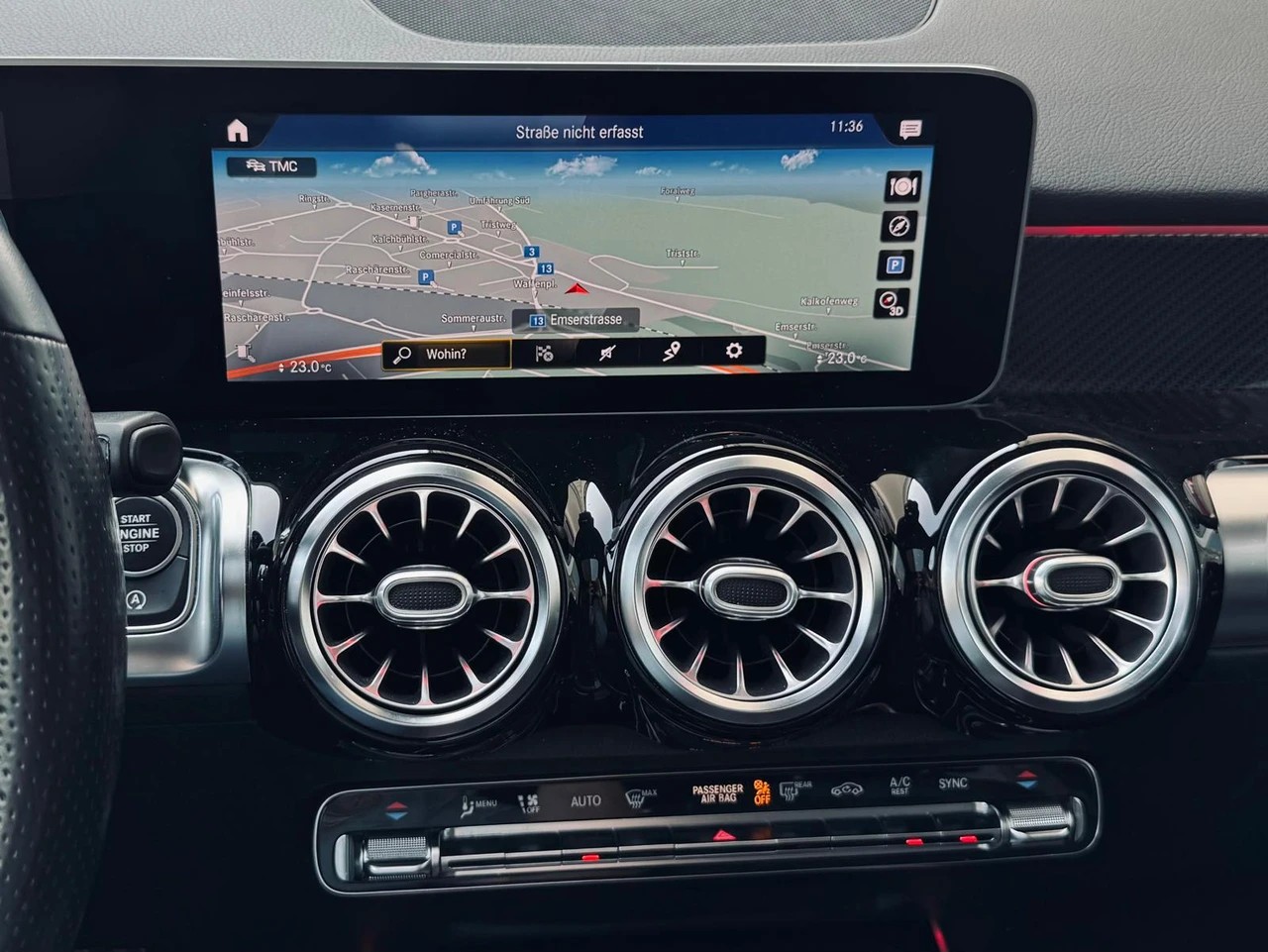MERCEDES-BENZ GLB 250 4Matic AMG Line 8G-Tronic-image-16