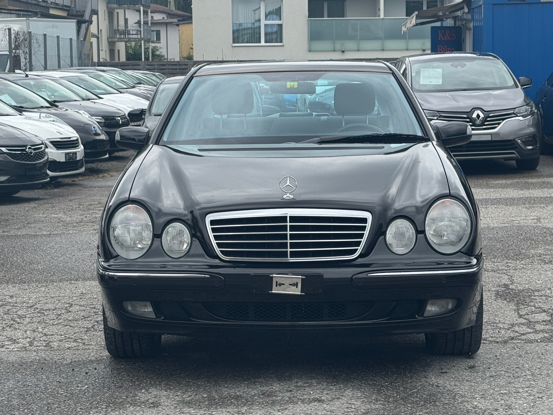 MERCEDES-BENZ E 320 Avantgarde 4-Matic Automatic-image-0