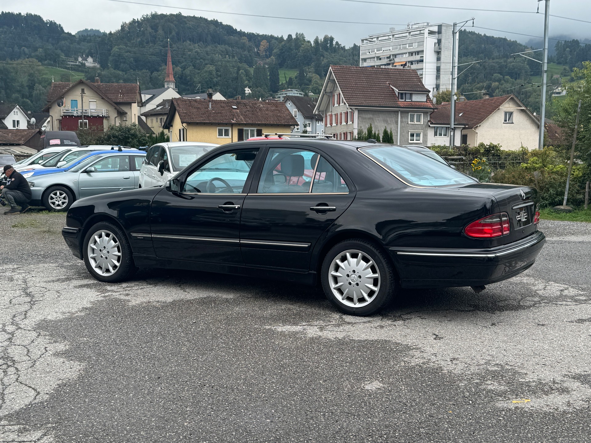 MERCEDES-BENZ E 320 Avantgarde 4-Matic Automatic-image-15
