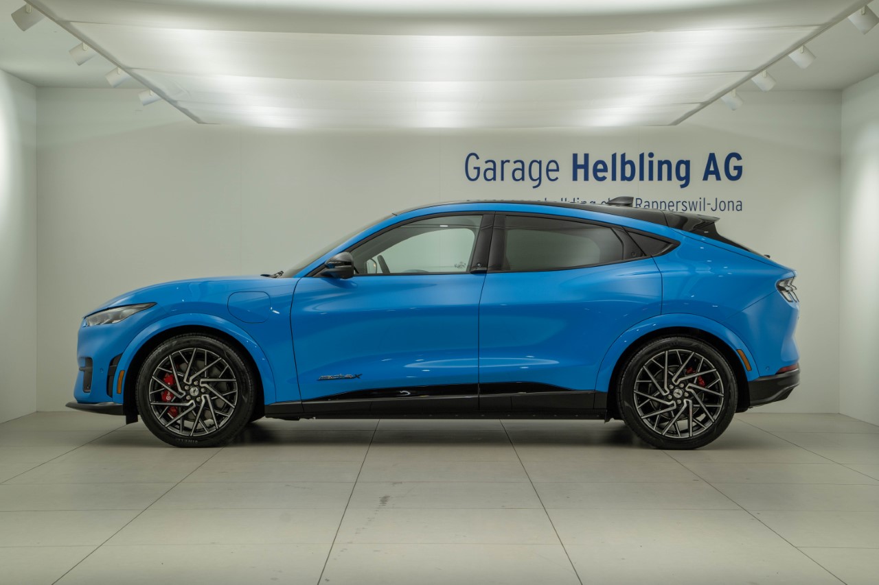 FORD Mustang Mach-E Extended GT AWD-showroom-element-2