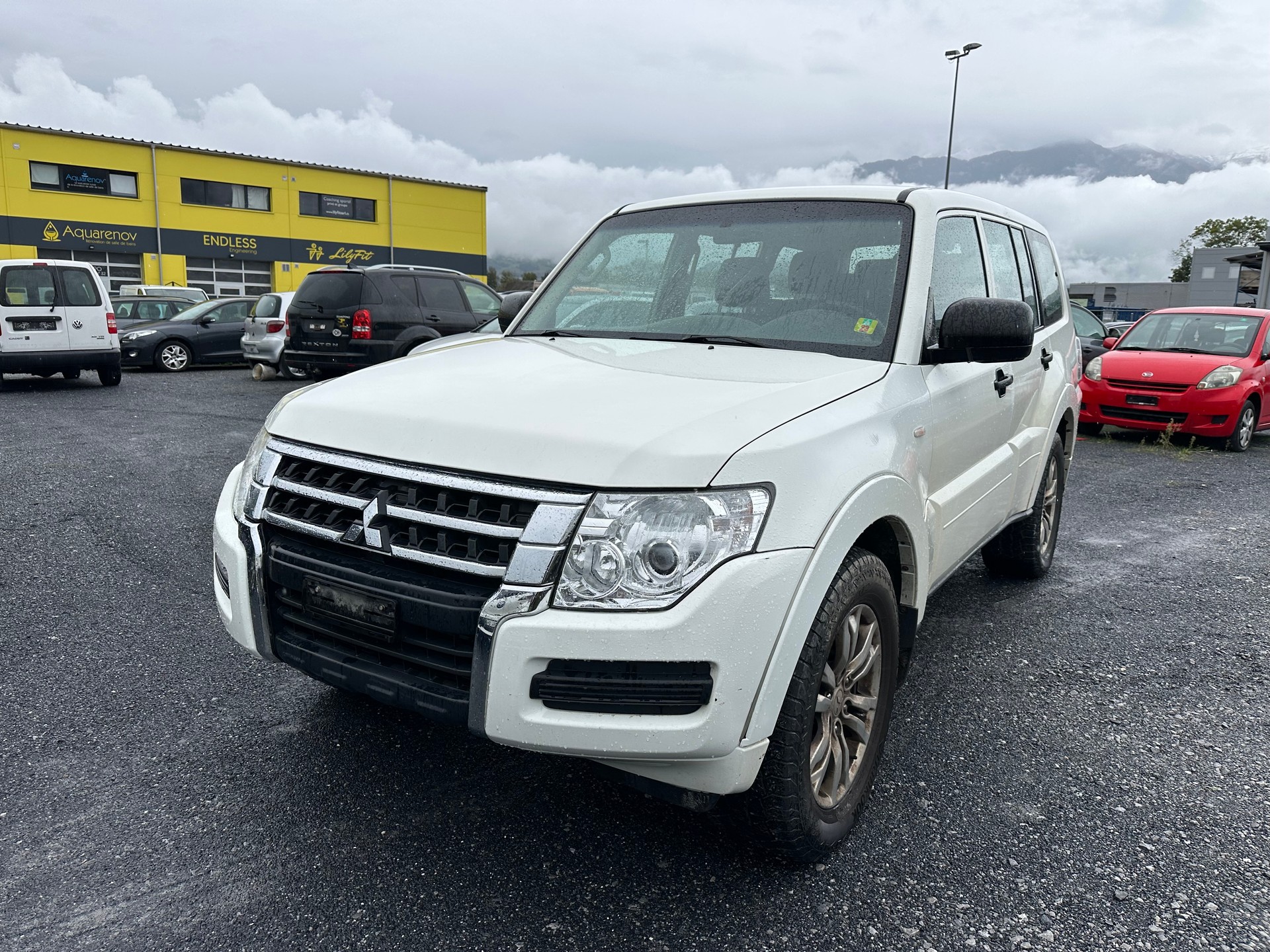 MITSUBISHI Pajero 3.2 DI-D Diamond Automatic-image-0