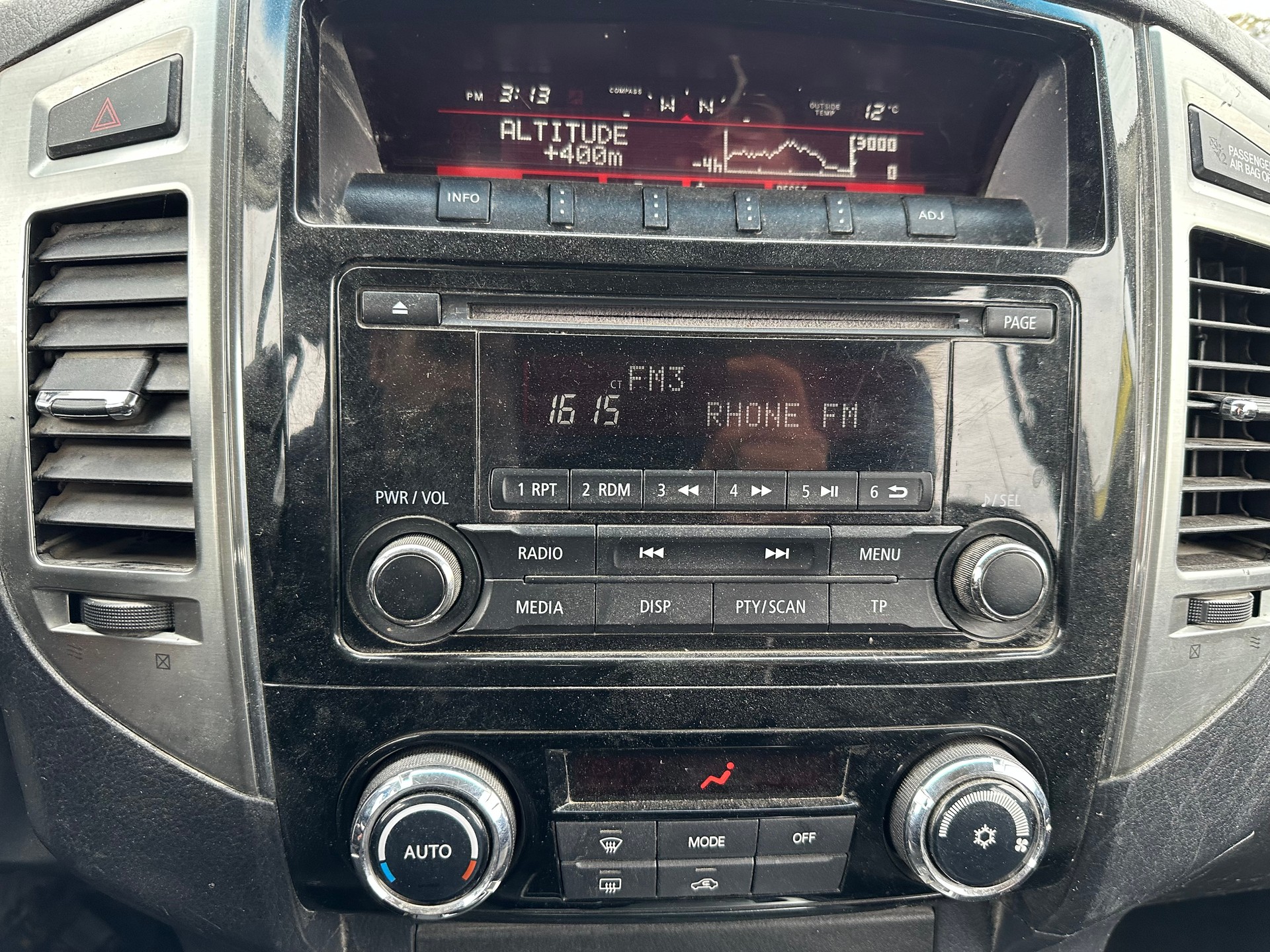 MITSUBISHI Pajero 3.2 DI-D Diamond Automatic-image-11