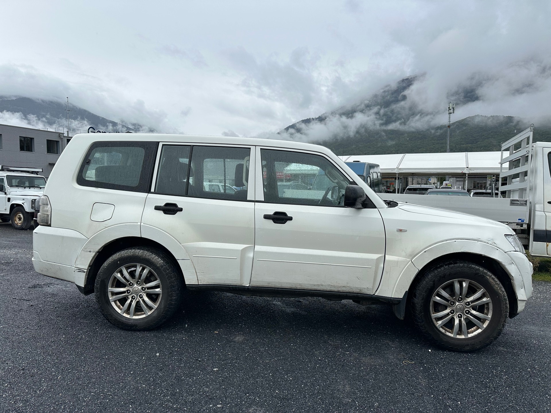 MITSUBISHI Pajero 3.2 DI-D Diamond Automatic-image-3