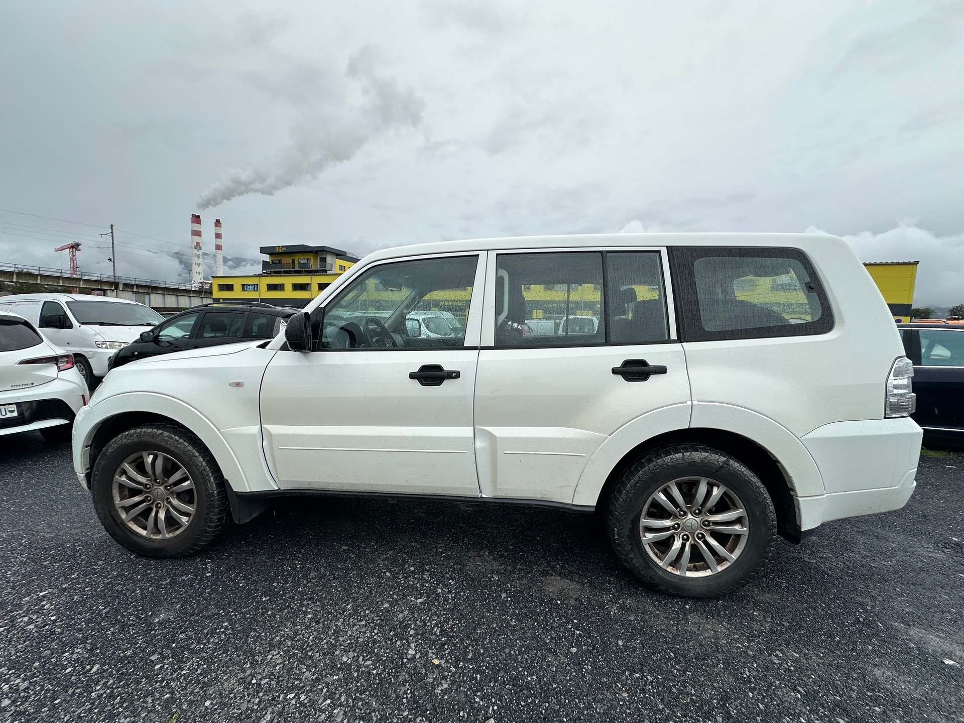 MITSUBISHI Pajero 3.2 DI-D Diamond Automatic-image-8