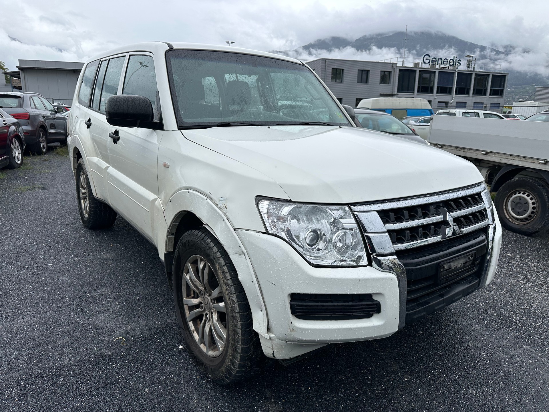 MITSUBISHI Pajero 3.2 DI-D Diamond Automatic-image-2