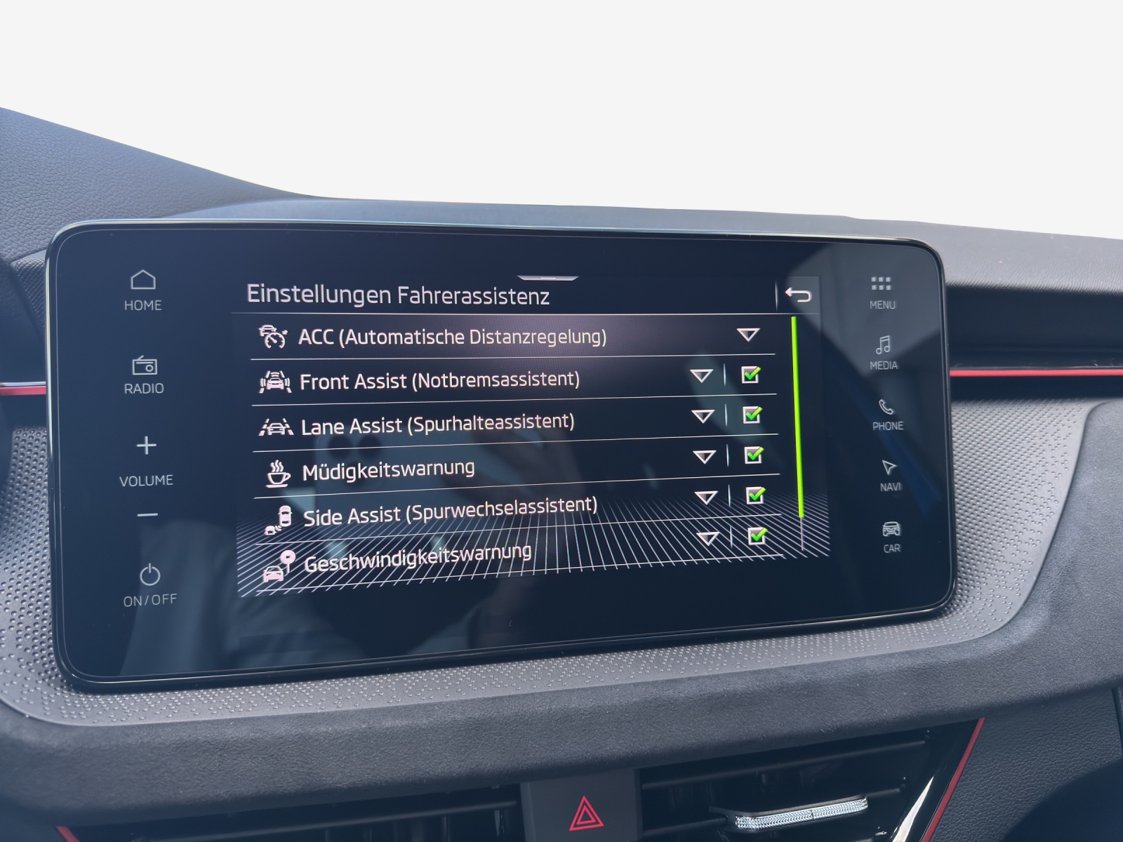 SKODA Kamiq 1.0 TSI Dynamic DSG-image-15