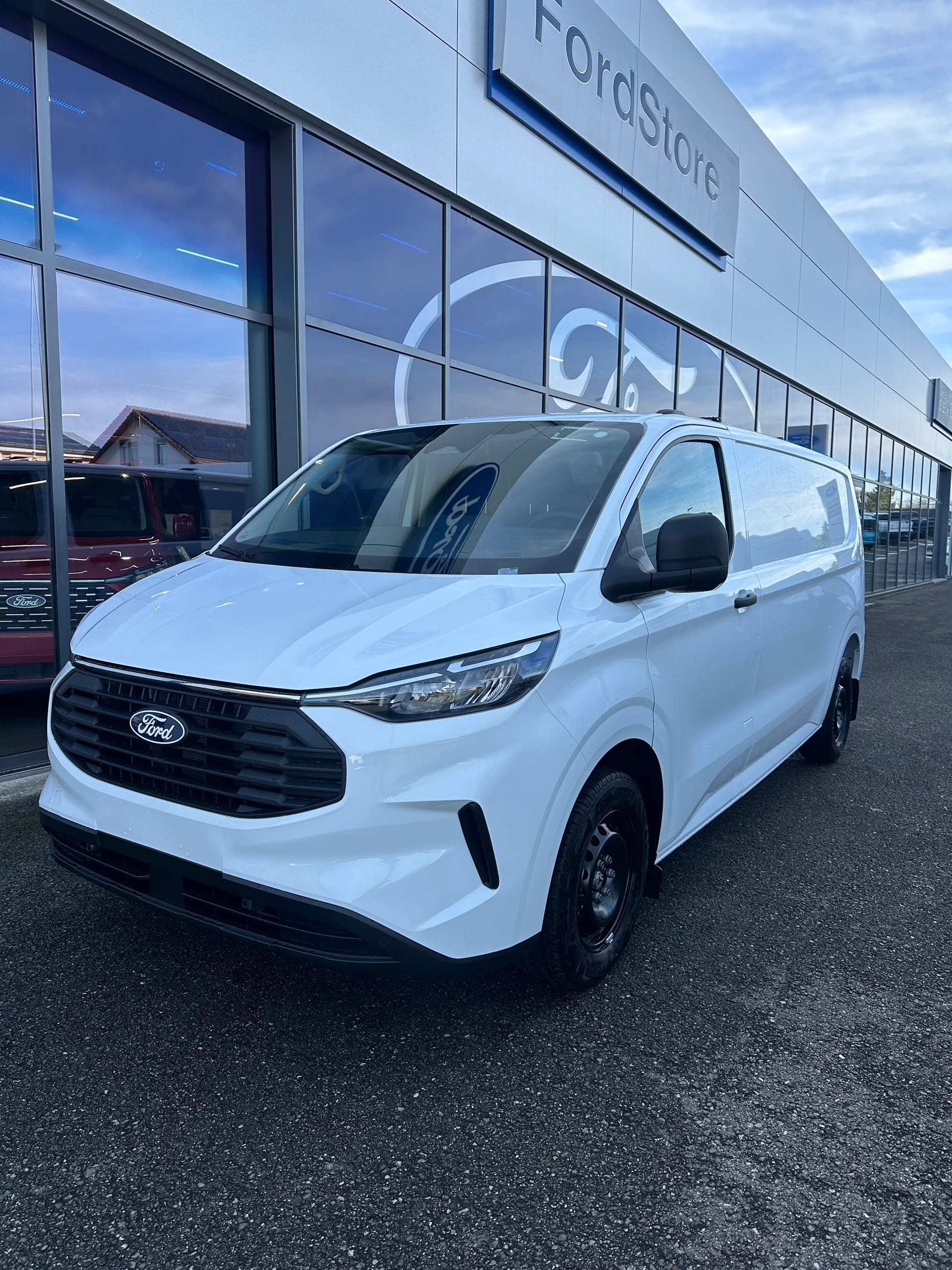 FORD Transit Custom Van 280 L2 2.0 EcoBl Trend/136CV/Aut.-image-1