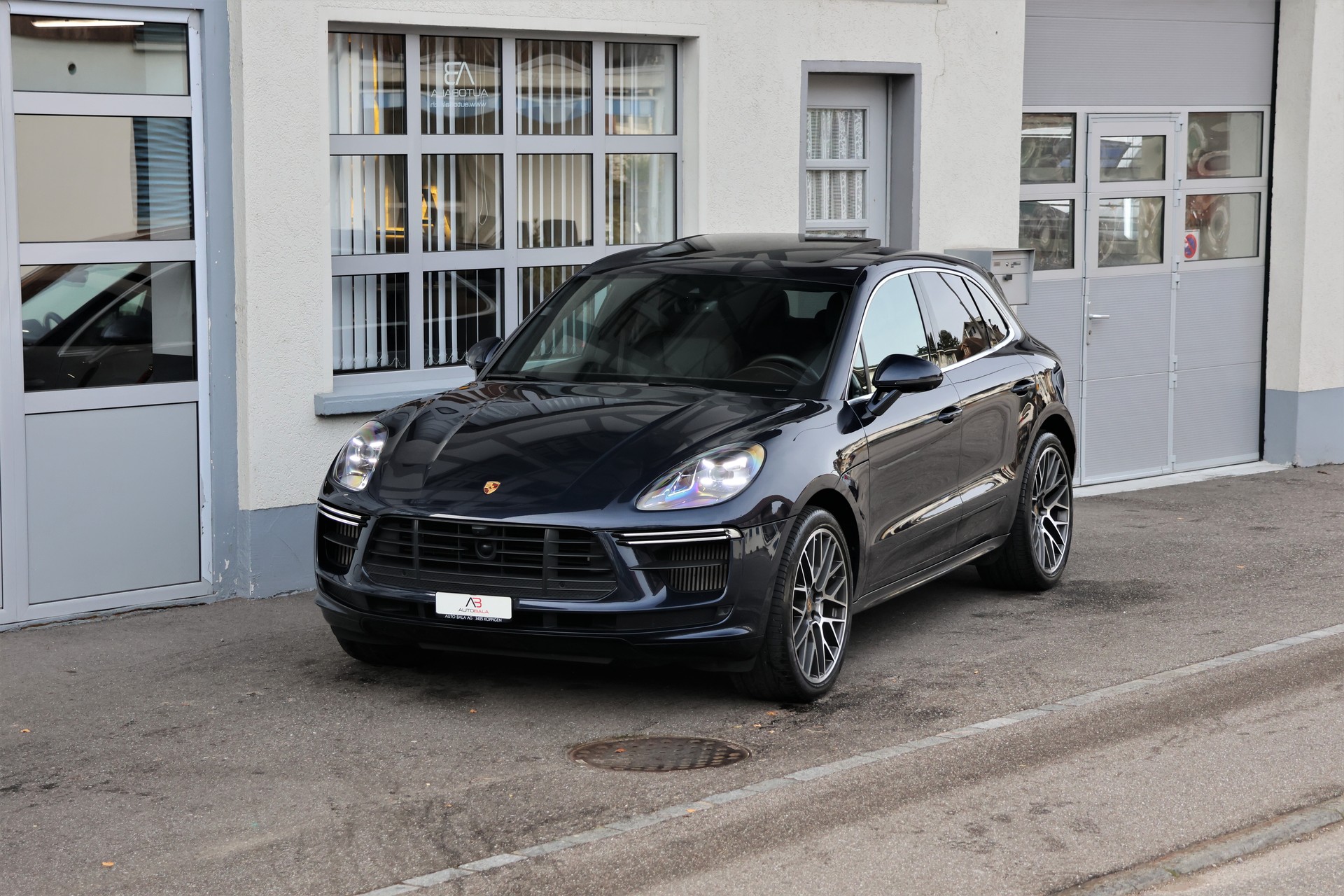 PORSCHE Macan Turbo PDK (CH)-image-0