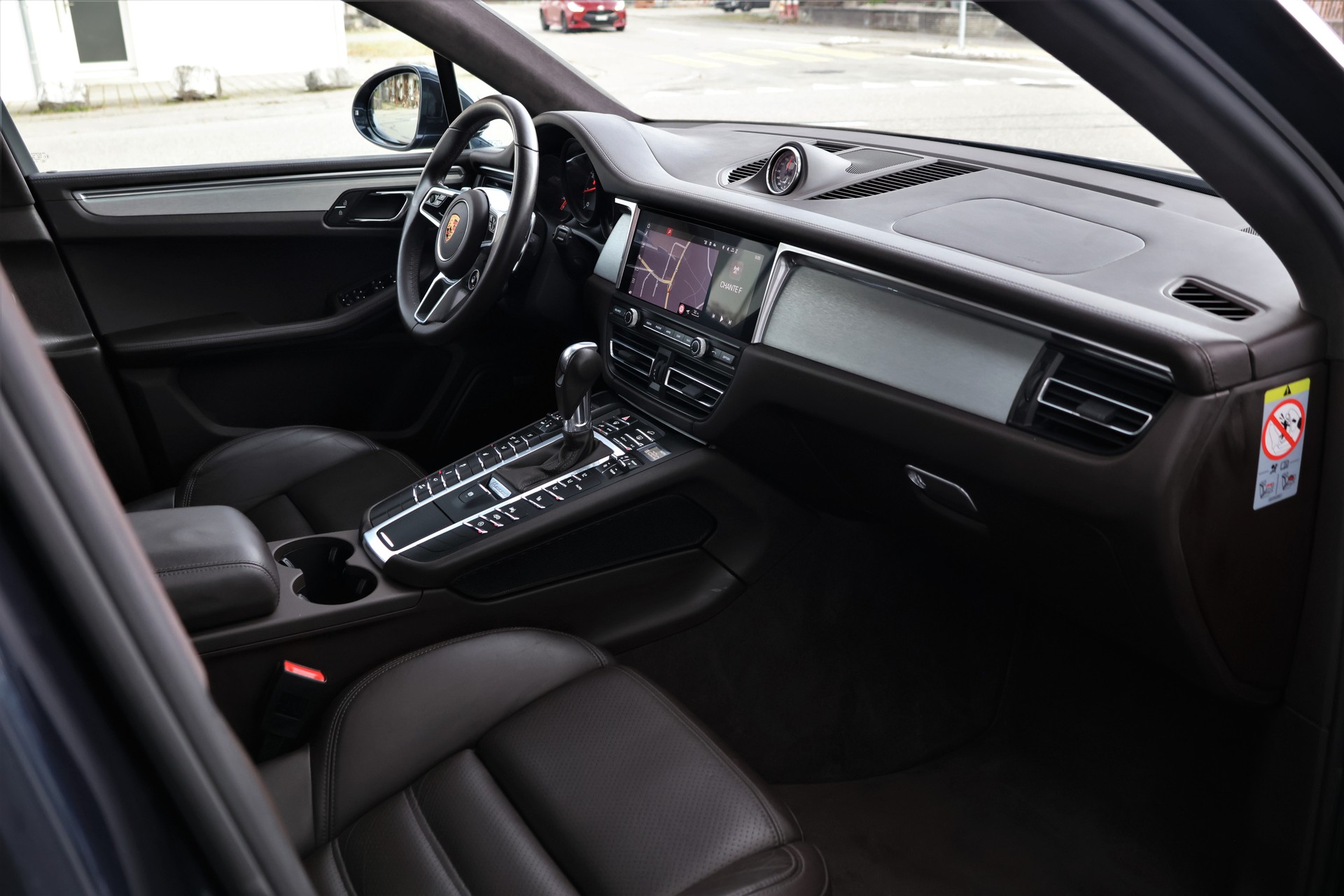PORSCHE Macan Turbo PDK (CH)-image-17