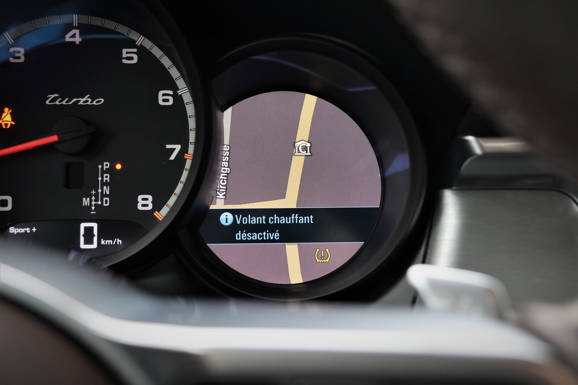PORSCHE Macan Turbo PDK (CH)-image-24