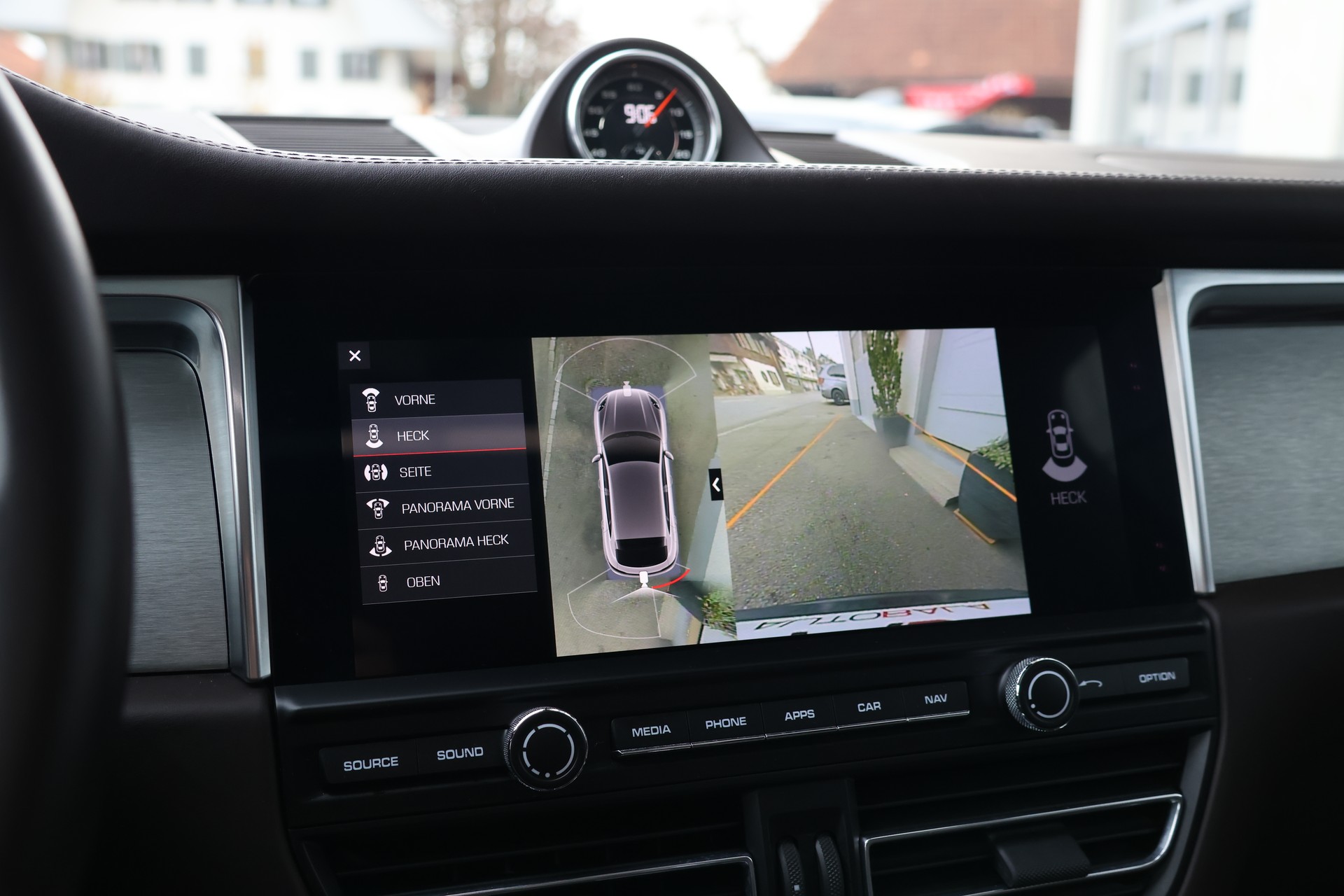 PORSCHE Macan Turbo PDK (CH)-image-21
