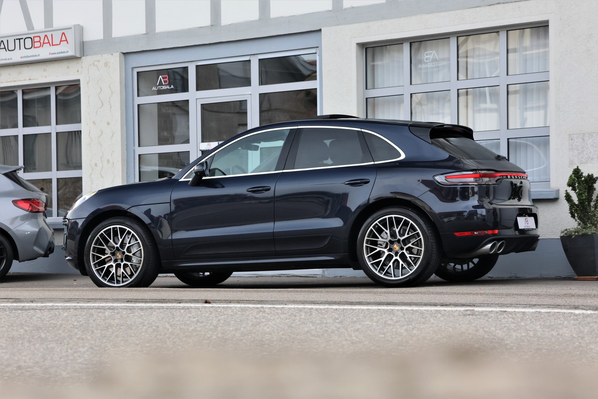 PORSCHE Macan Turbo PDK (CH)-image-3