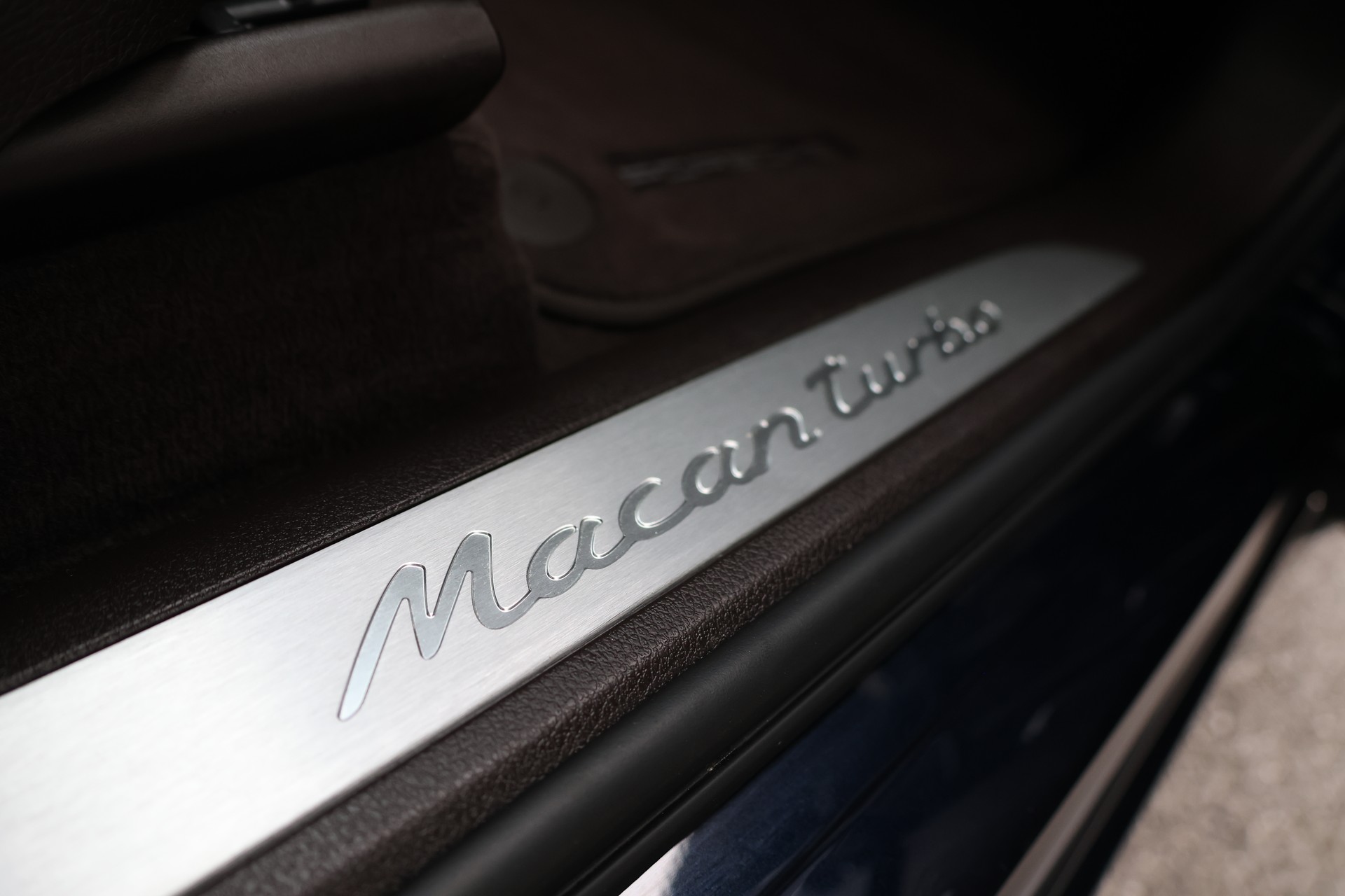 PORSCHE Macan Turbo PDK (CH)-image-19