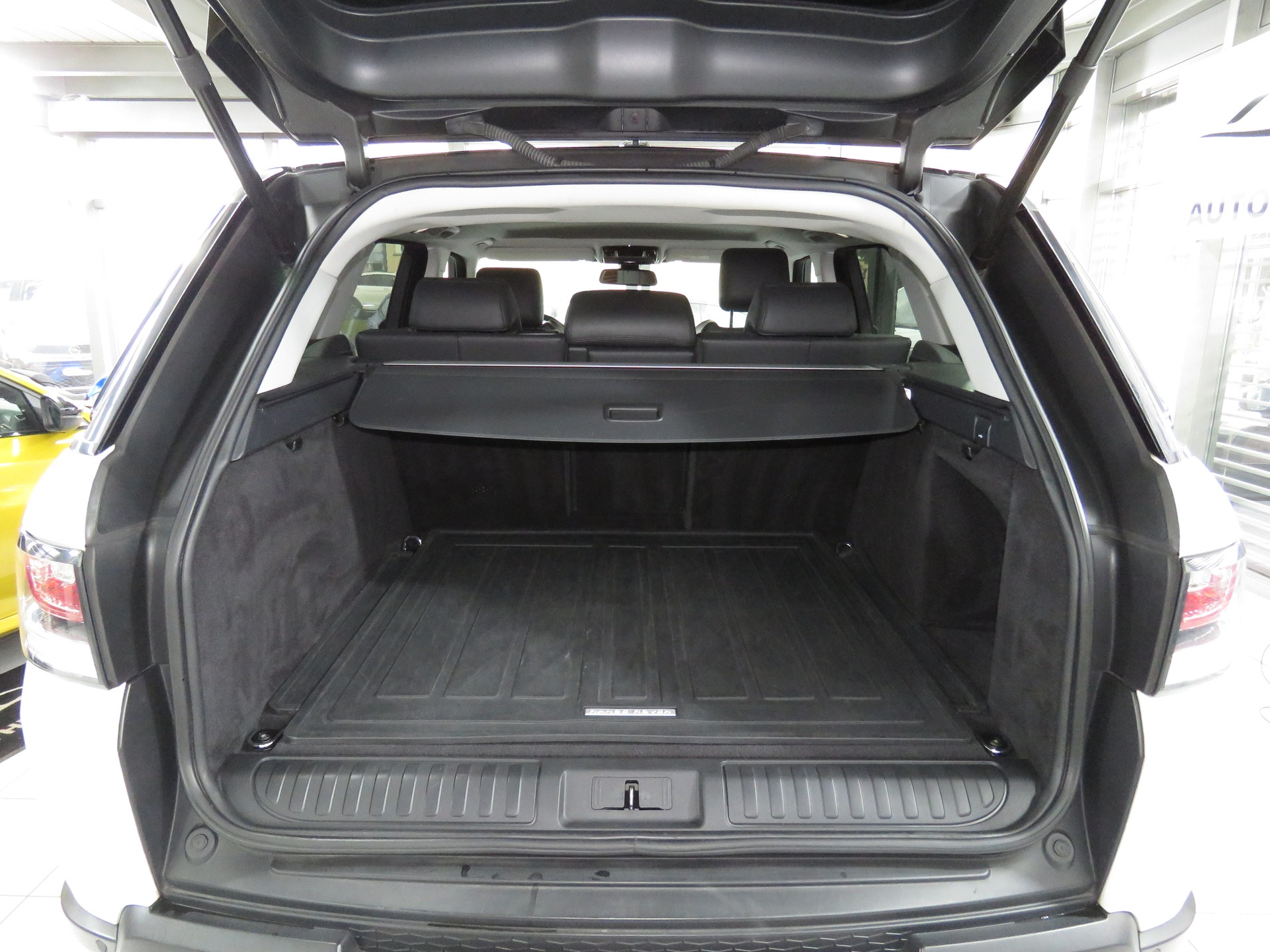 LAND ROVER Range Rover Sport 3.0 SDV6 HSE Automat (AHK 3.5 t)-image-9