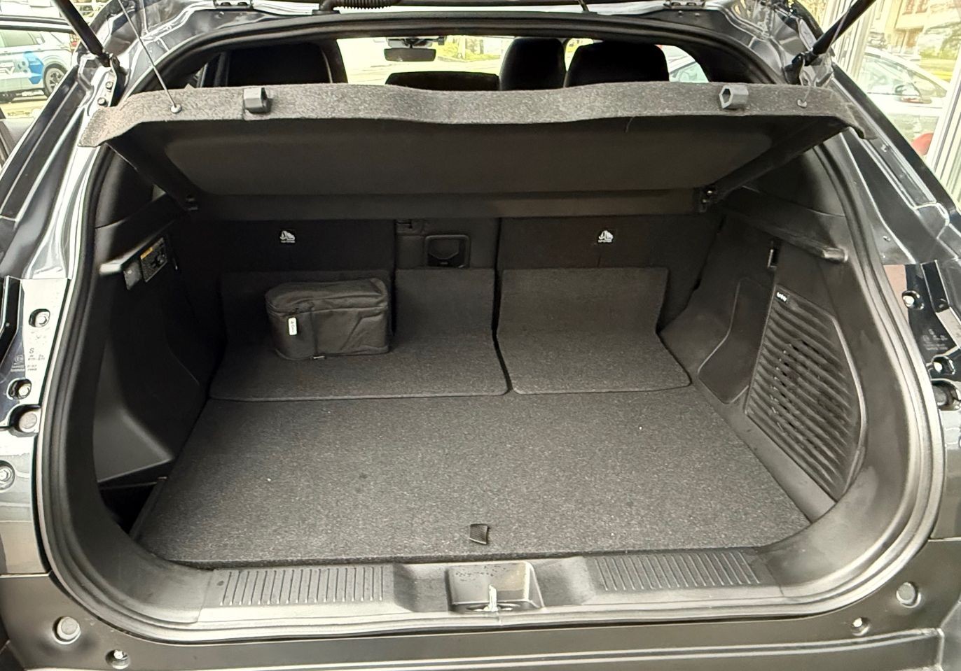 SUZUKI e Vitara Compact Top 4x4-image-6
