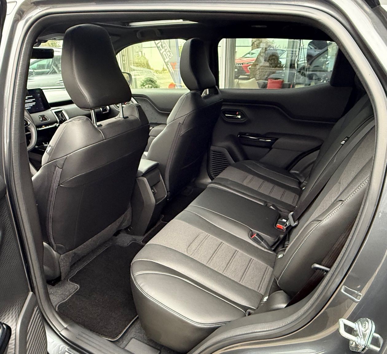 SUZUKI e Vitara Compact Top 4x4-image-5