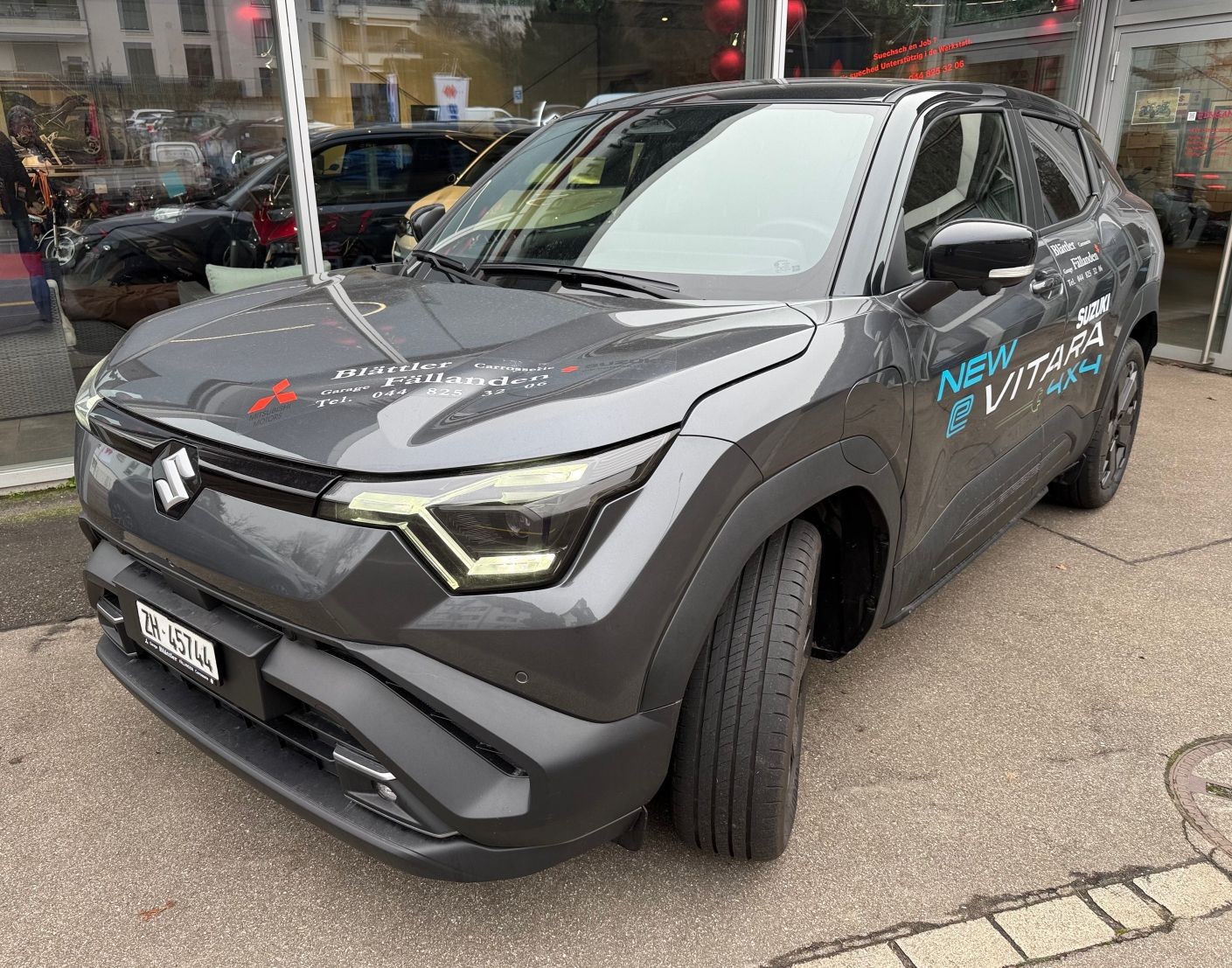 SUZUKI e Vitara Compact Top 4x4 (SUV / Geländewagen)