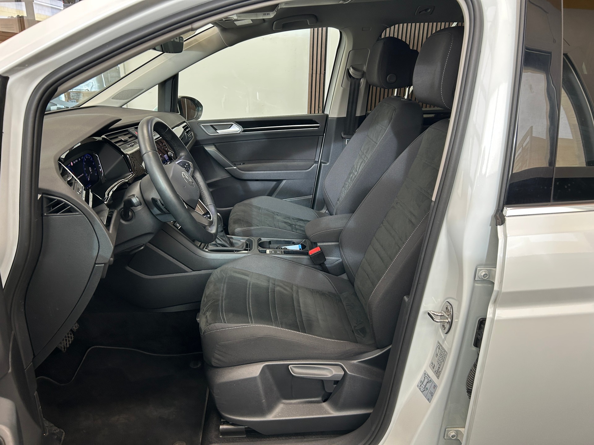 VW Touran 1.5 TSI EVO Highline United DSG-image-11