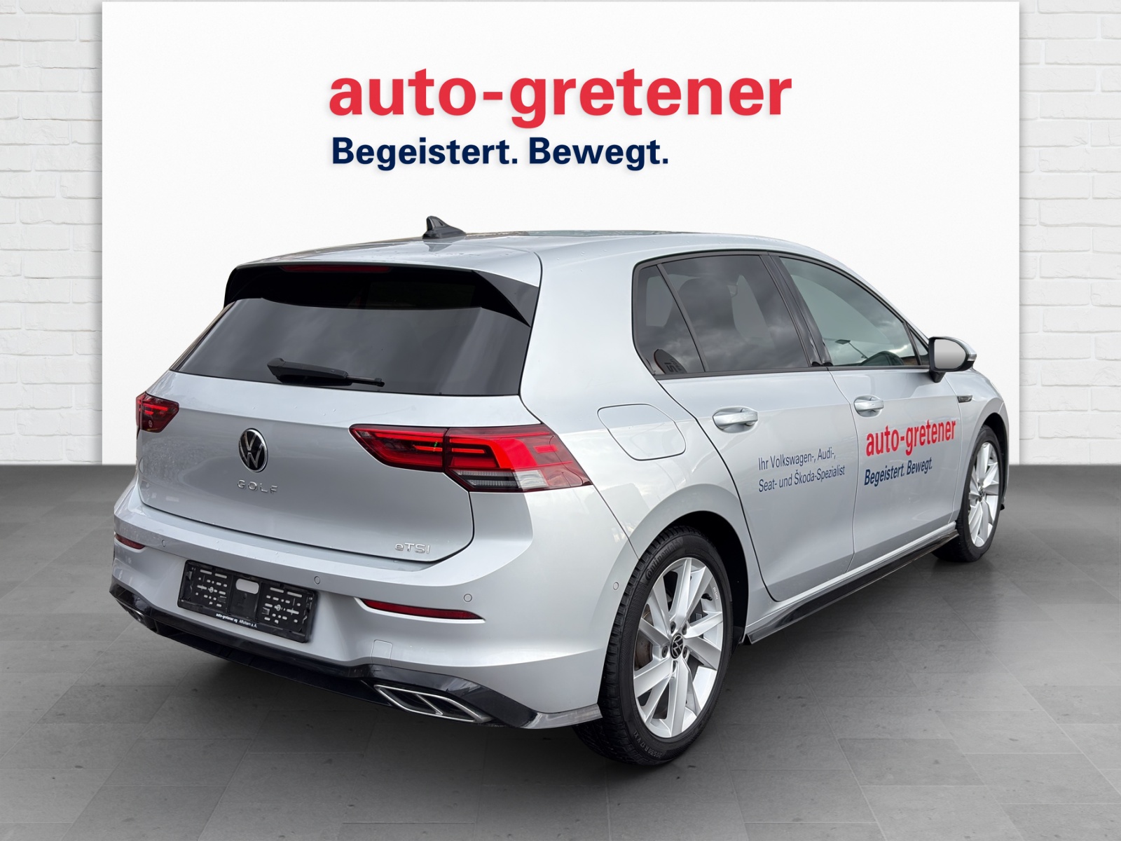 VW Golf VIII 1.5 eTSI R-Line DSG-image-2